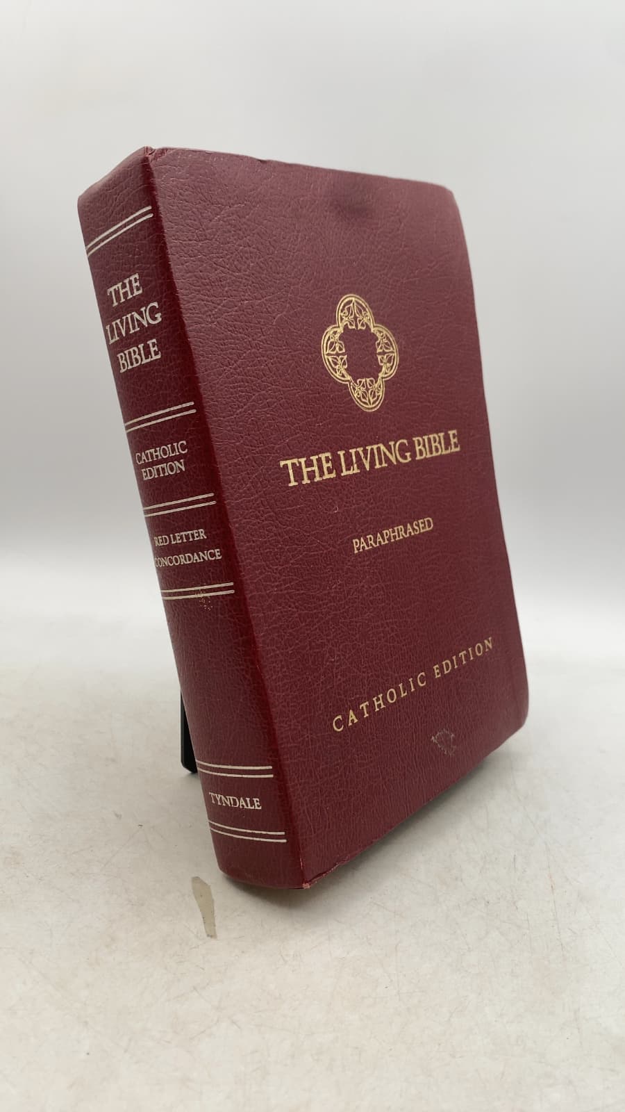 The Living Bible with Deuterocanonical Books, Paraphrased by Kenneth N. Taylor - front cover