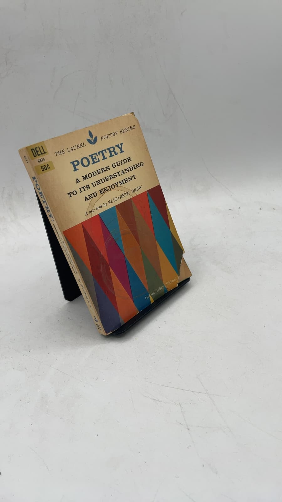 Poetry: A Modern Guide to Its Understanding and Enjoyment