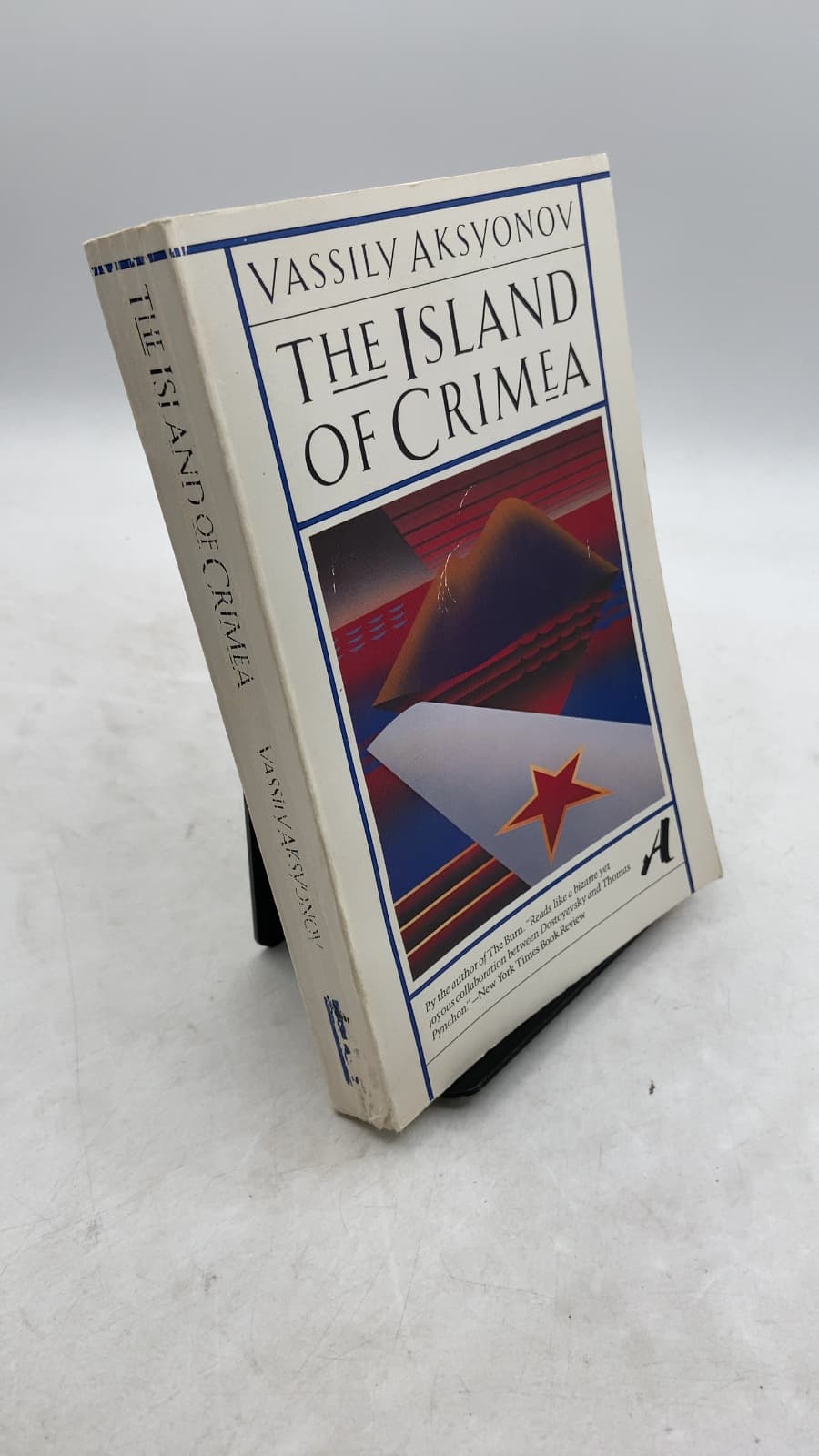 The Island of Crimea by Vassily Aksyonov - front cover