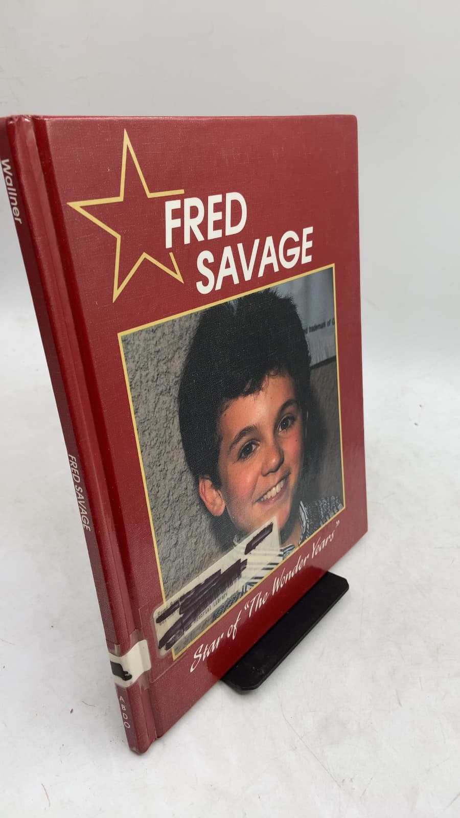 Fred Savage: Actor by Rosemary Wallner - front cover