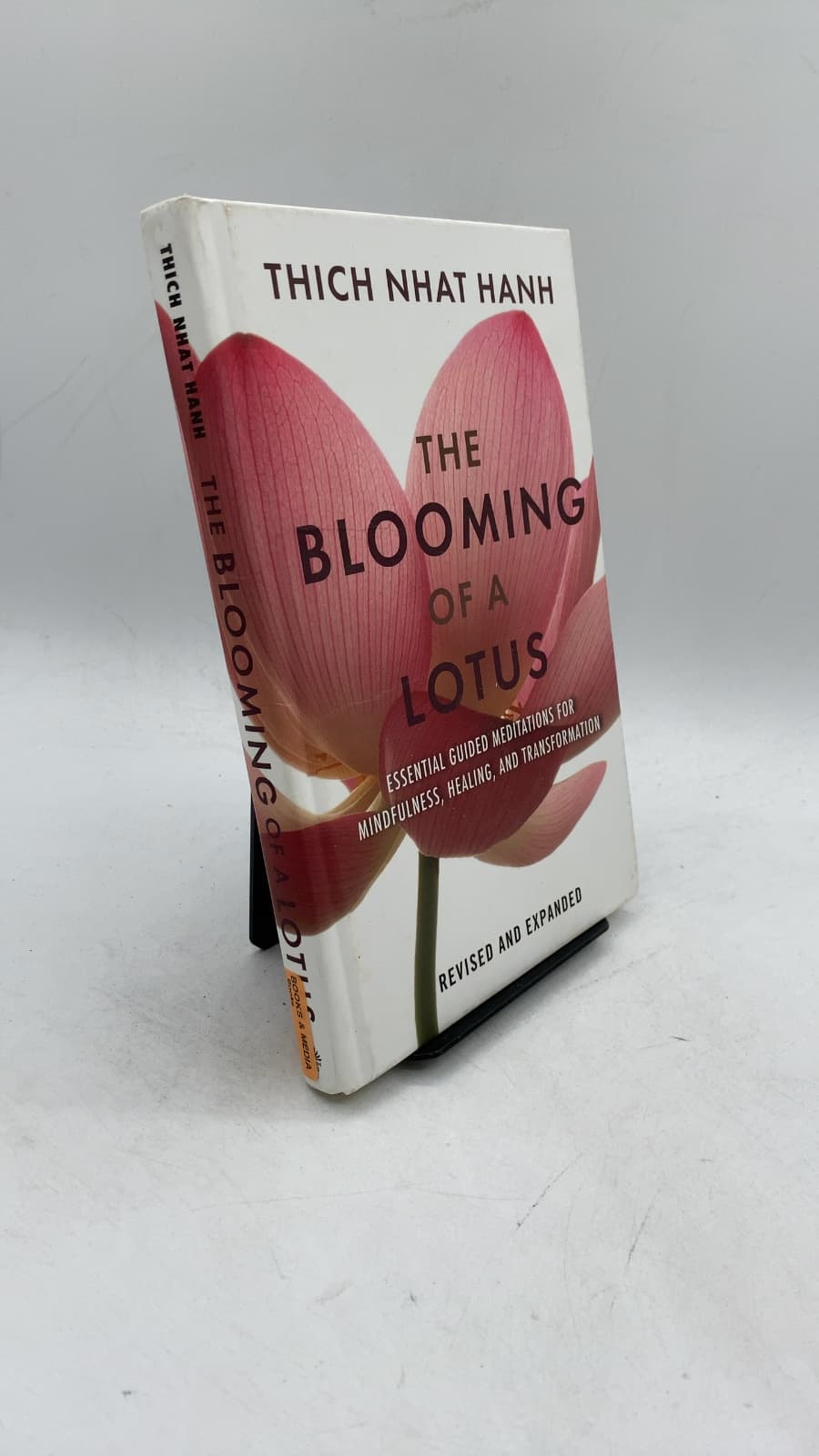 The Blooming of a Lotus: Essential Guided Meditations for Mindfulness, Healing, and Transformation by Thich Nhat Hanh - front cover