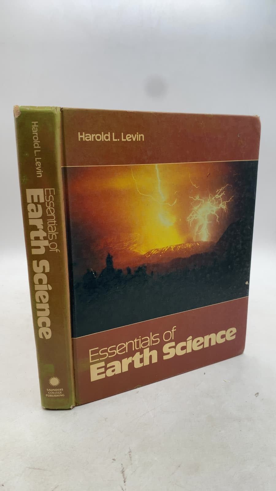 Essentials of Earth Science by Harold L. Levin - front cover