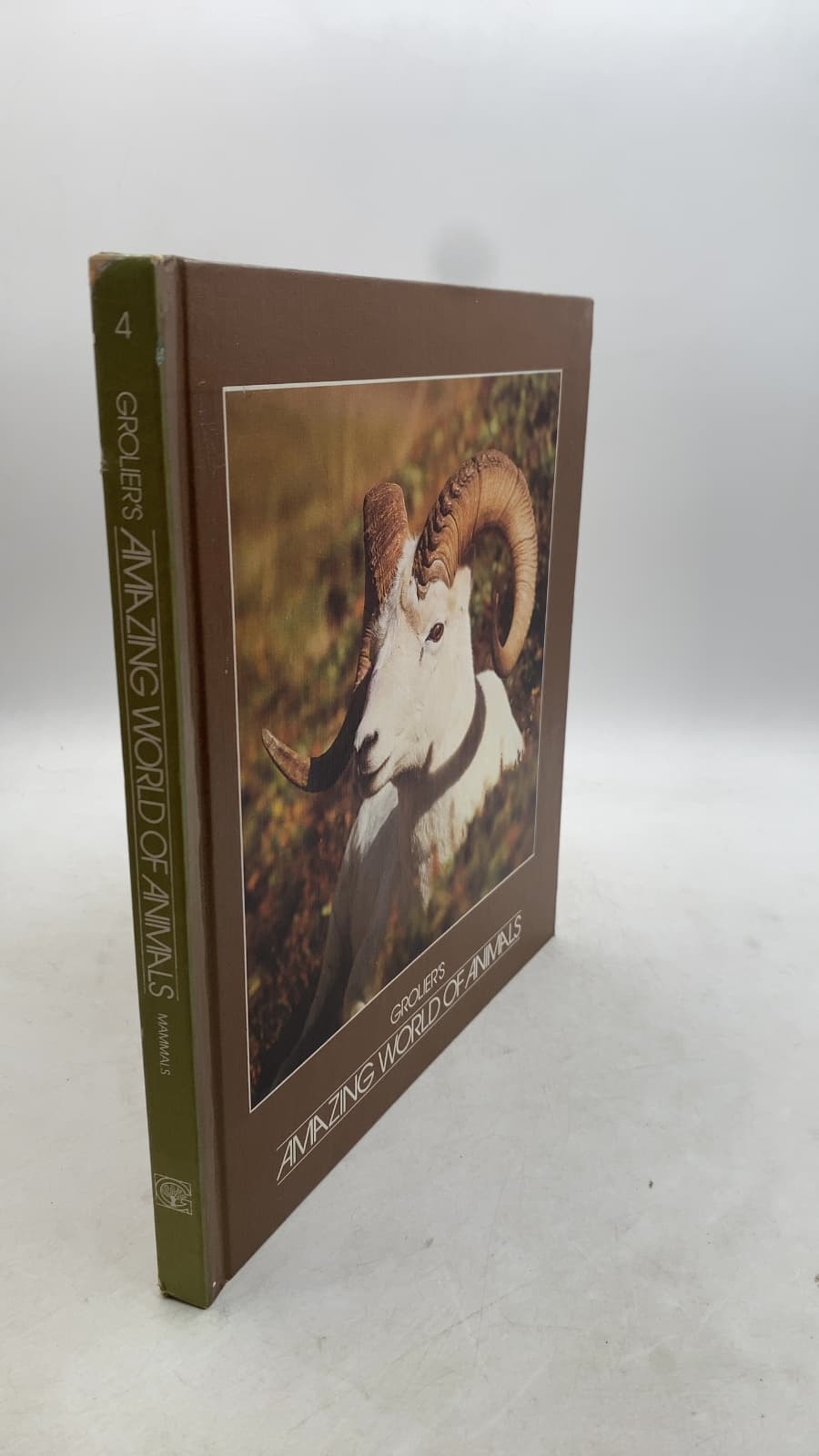 Grolier's Amazing World of Animals
