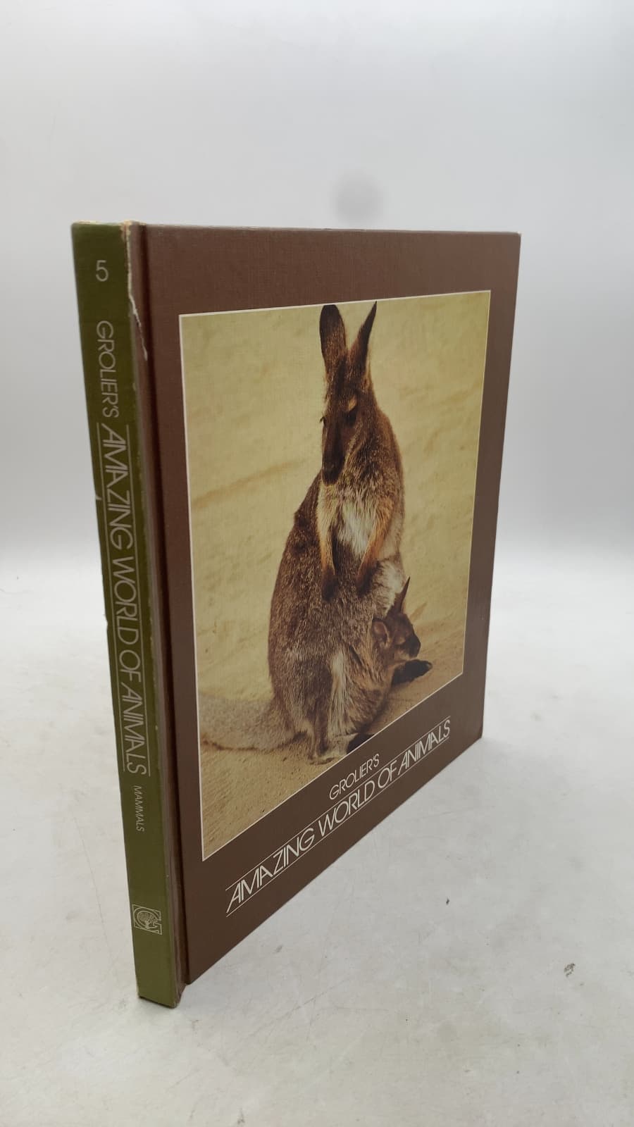 Grolier's Amazing World of Animals: Mammals