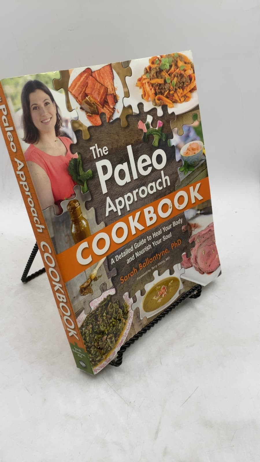 The Paleo Approach Cookbook: A Detailed Guide to Heal Your Body and Nourish Your Soul