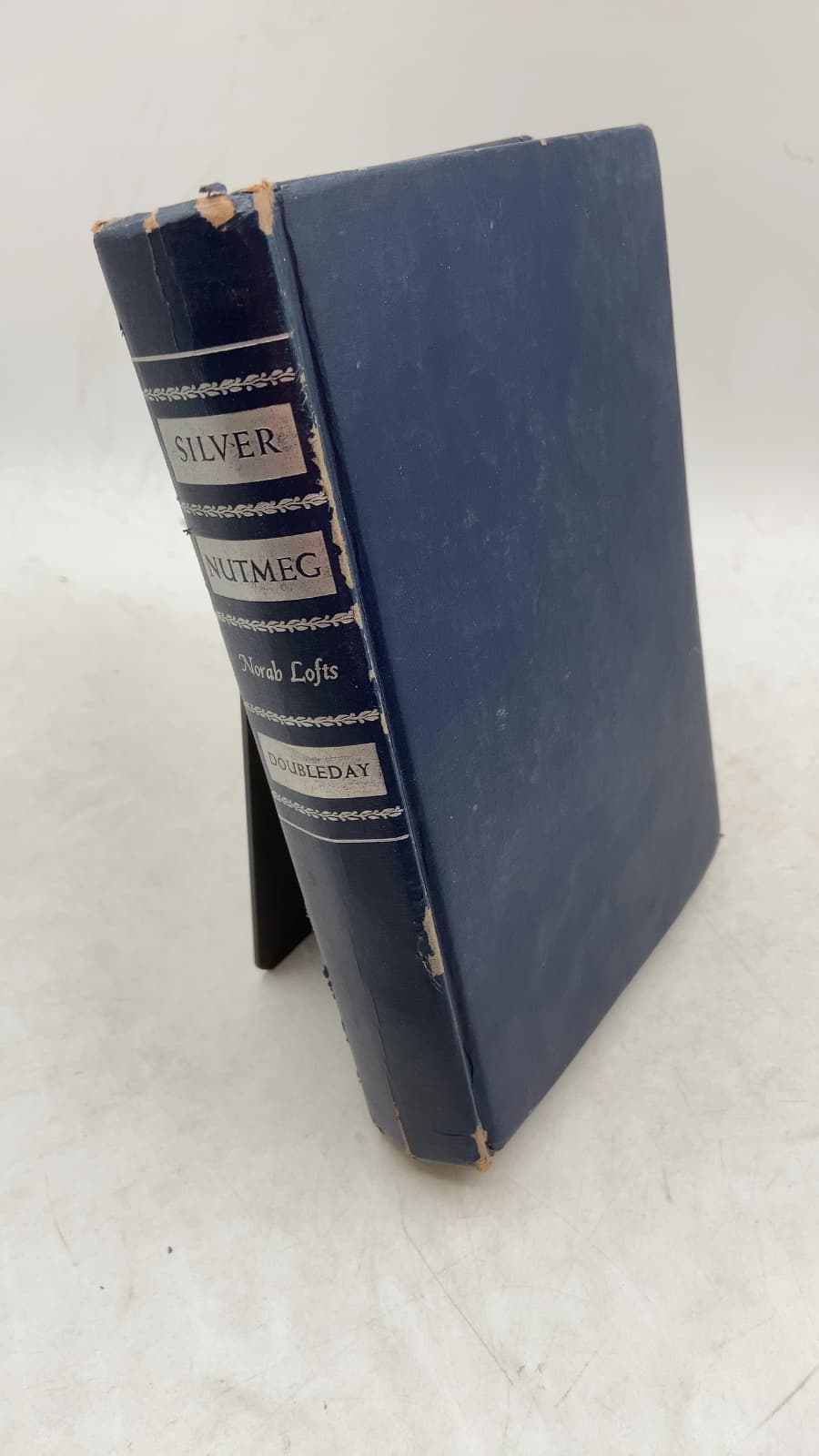 Silver Nutmeg by Norah Lofts - front cover