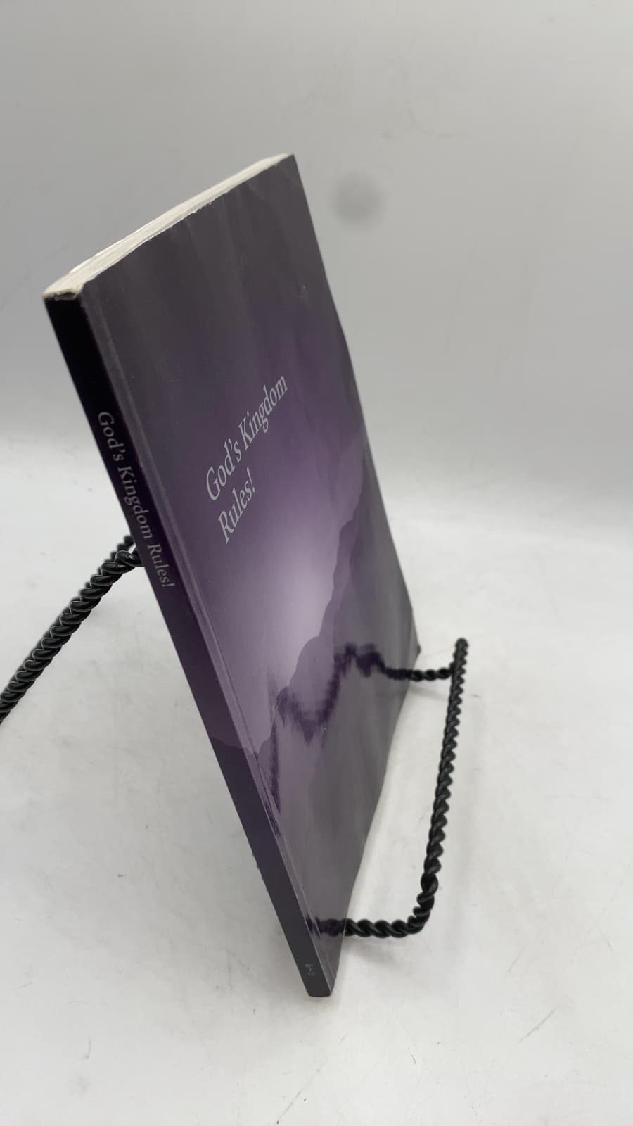 God's Kingdom Rules! by Governing Body of Jehovah's Witnesses - front cover
