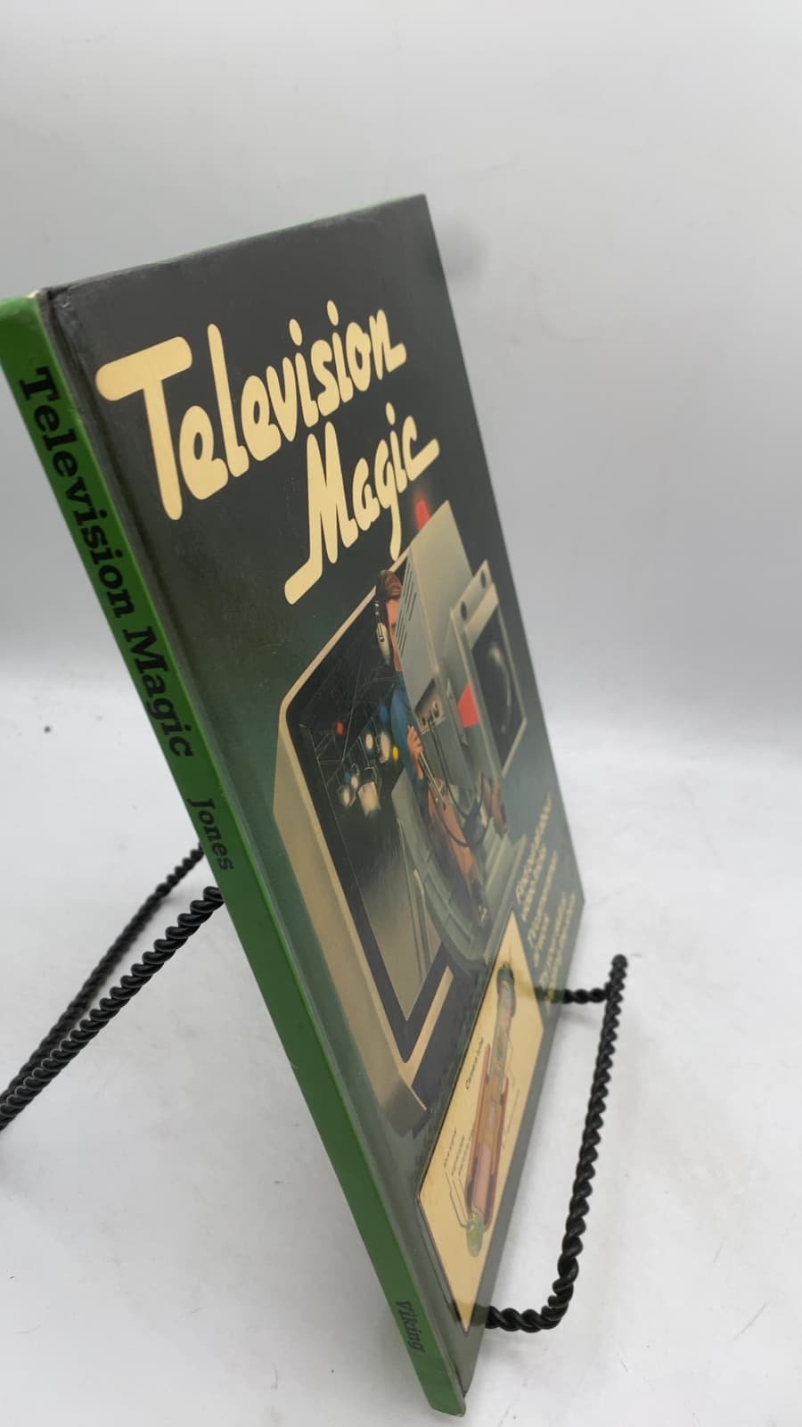 Television Magic by Eurfron Gwynne Jones - front cover