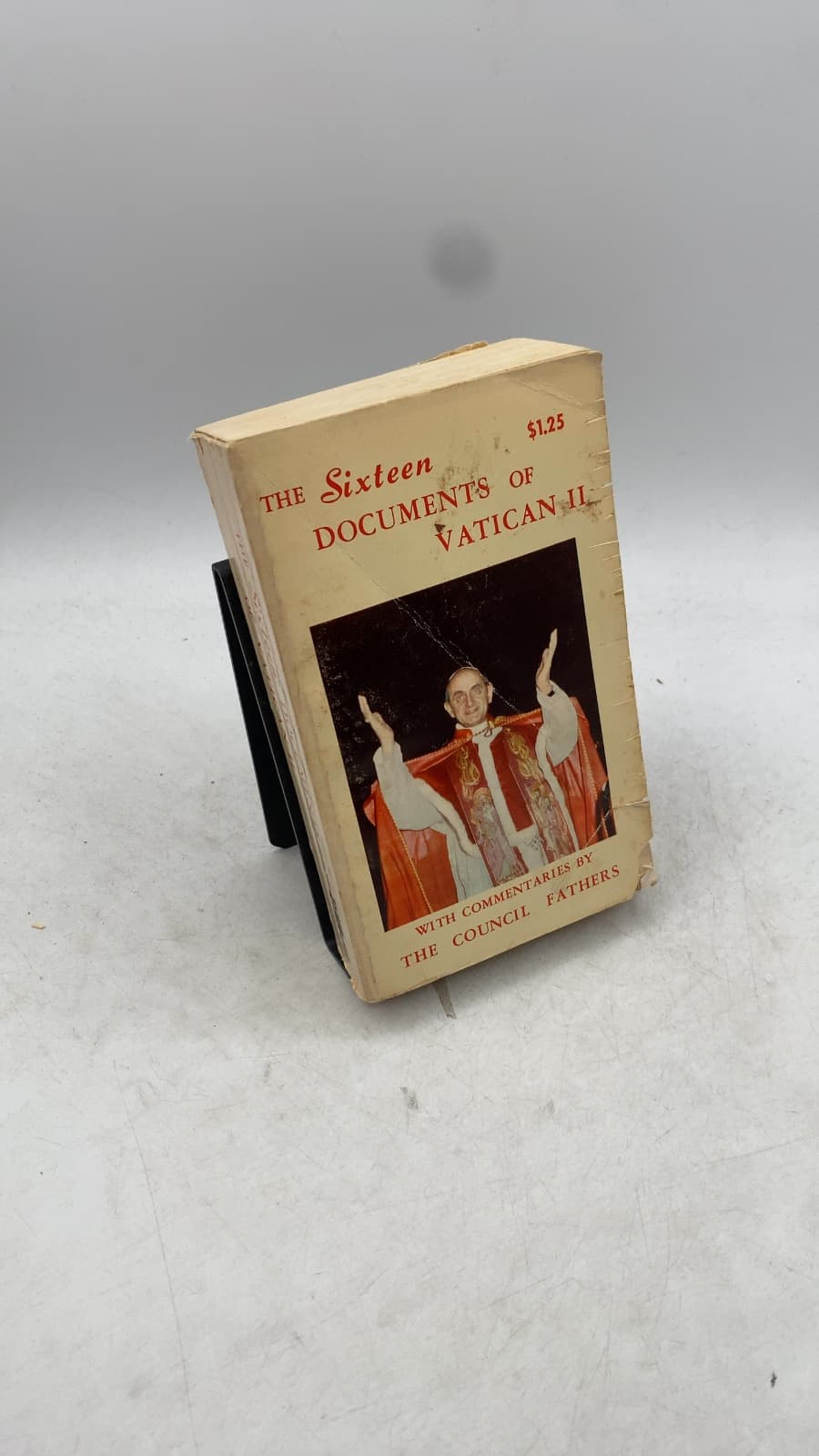 The Sixteen Documents of Vatican II and the Instruction on the Liturgy by Rev. J. L. Gonzalez, S.S.P. and the Daughters of St. Paul - front cover