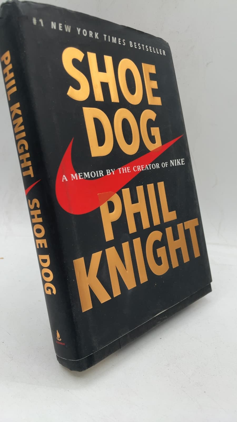 Shoe Dog: A Memoir by the Creator of Nike