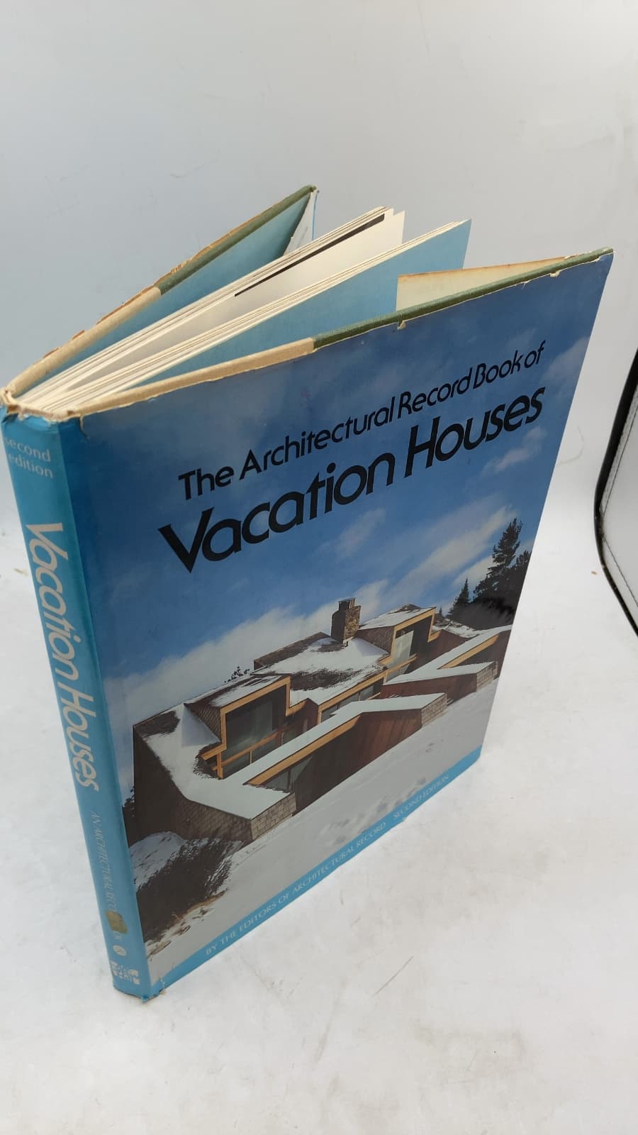 The Architectural Record Book of Vacation Houses by Jeremy Robinson and Martin Filler (Editors) - front cover