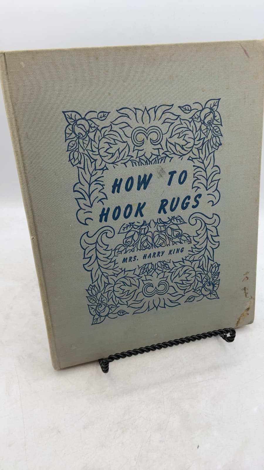 How to Hook Rugs by Mrs. Harry King - front cover