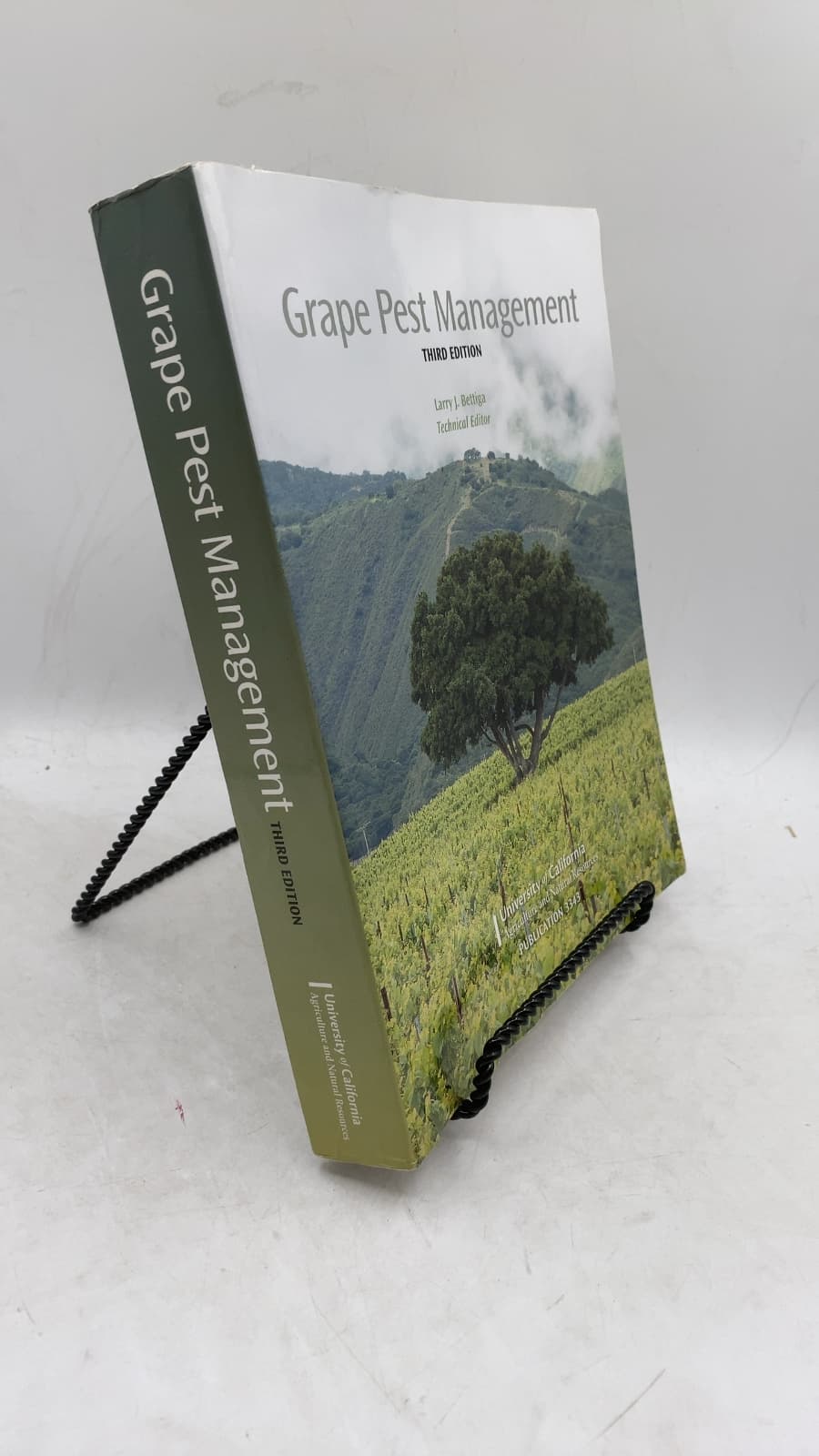 Grape Pest Management by Larry J. Bettiga (Technical Editor) - front cover