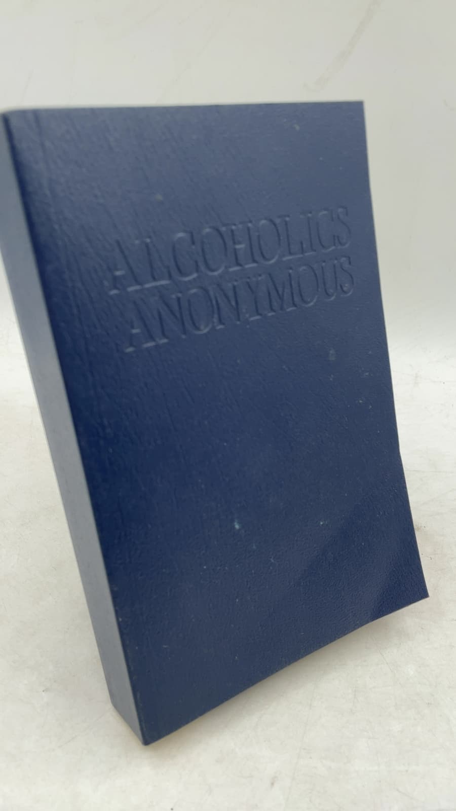 Alcoholics Anonymous: The Story of How Many Thousands of Men and Women Have Recovered from Alcoholism - front cover