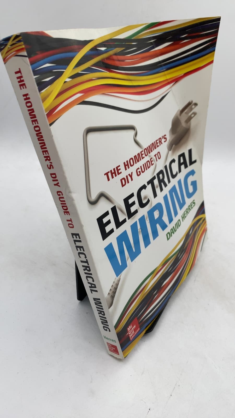 The Homeowner's DIY Guide to Electrical Wiring by David Herres - front cover