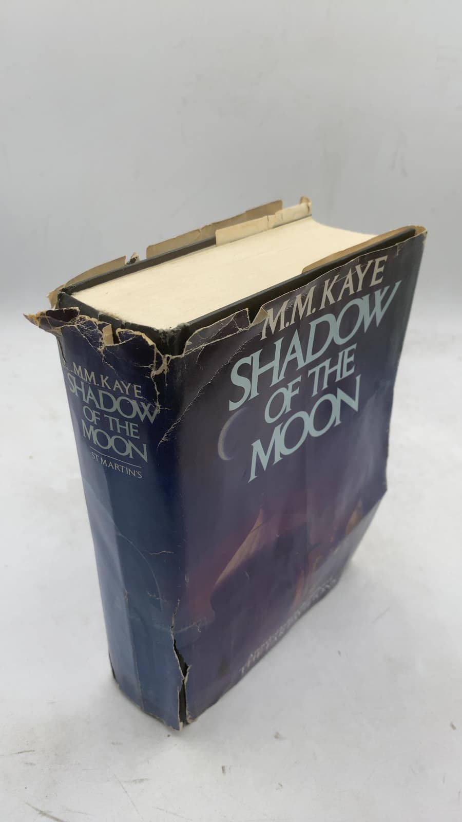 Shadow OF THE Moon by M.m. Kaye - front cover
