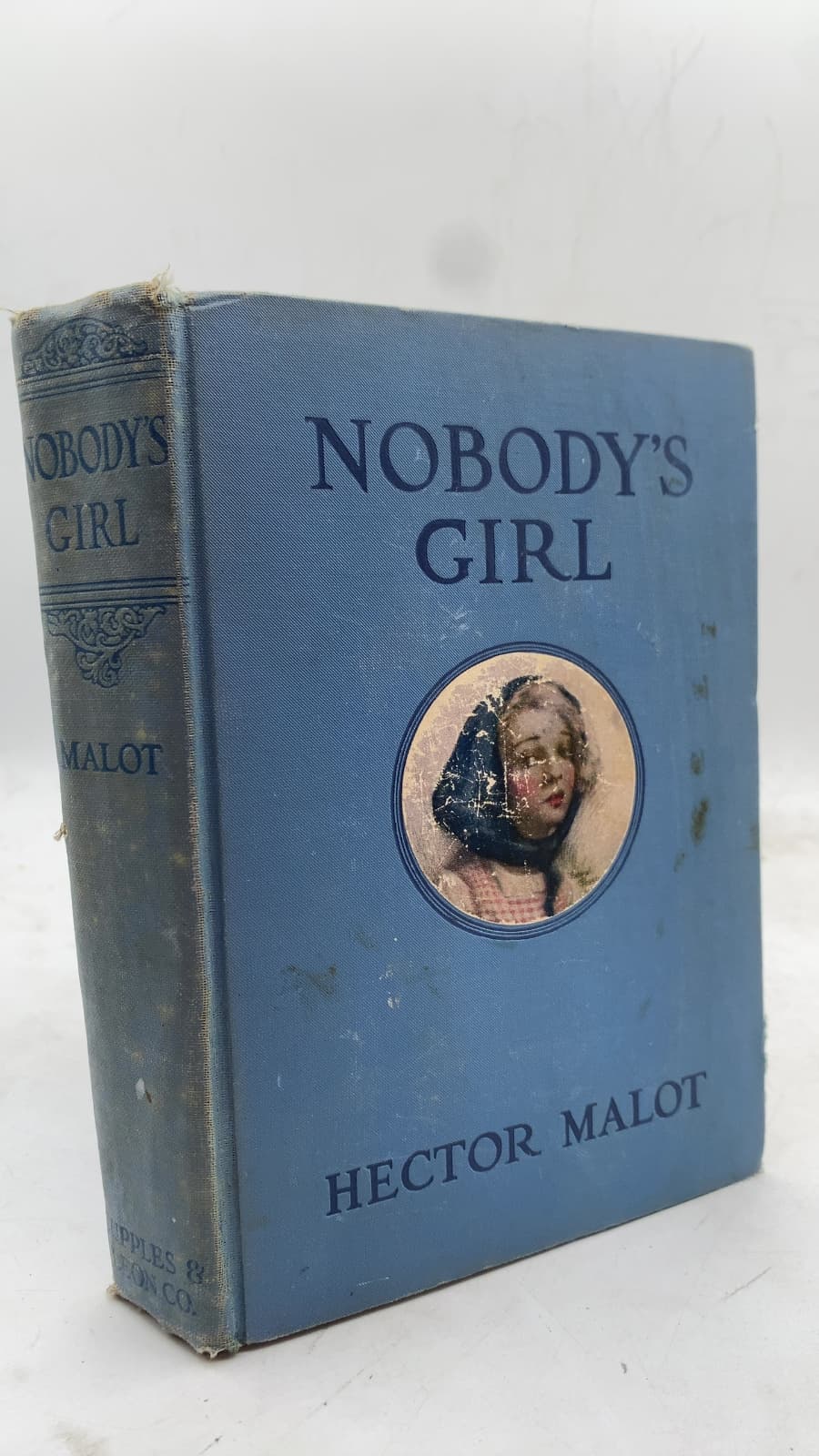 Nobody's Girl (En Famille)