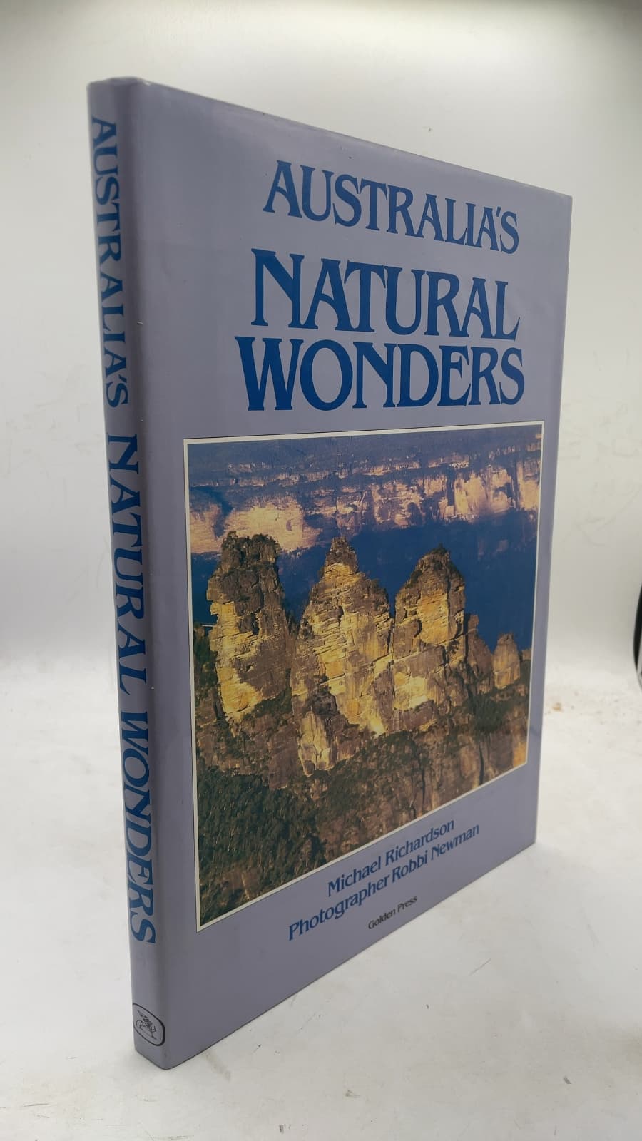 Australia's Natural Wonders by Michael Richardson - front cover