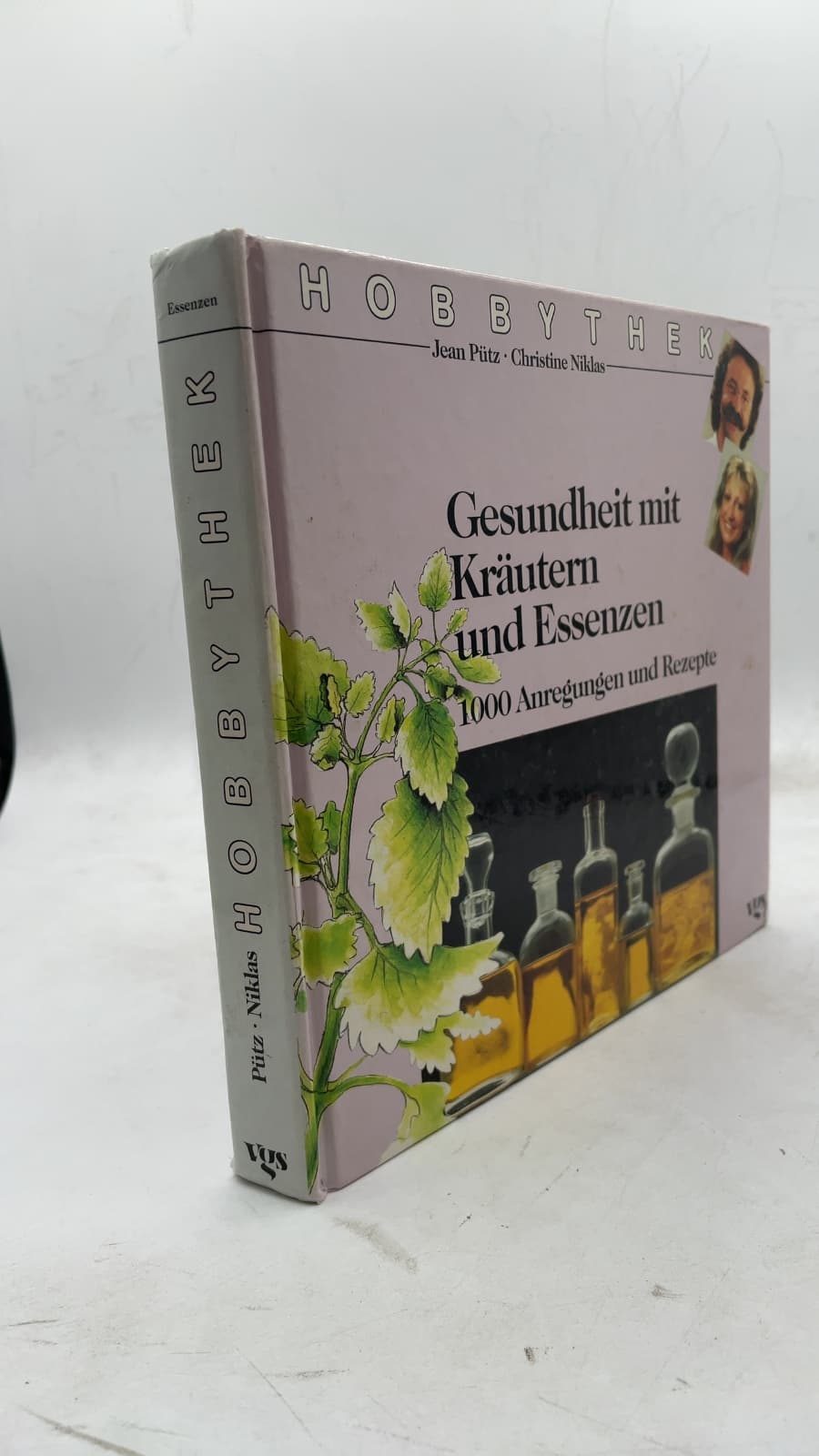 Gesundheit mit Kräutern und Essenzen: 1000 Anregungen und Rezepte