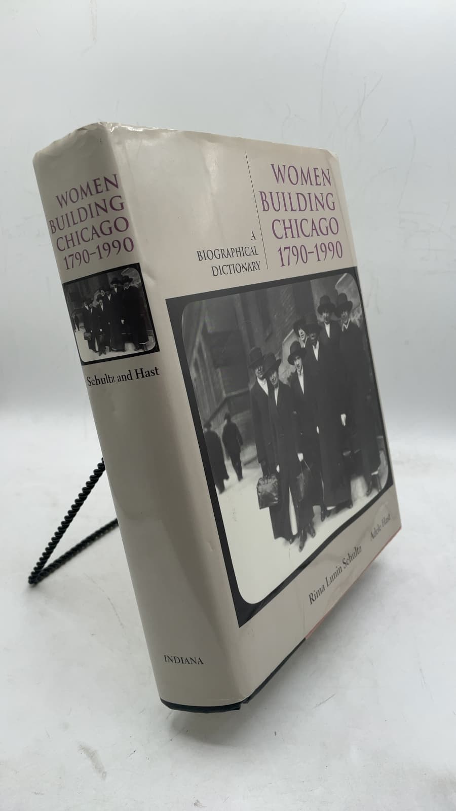 Women Building Chicago 1790-1990: A Biographical Dictionary