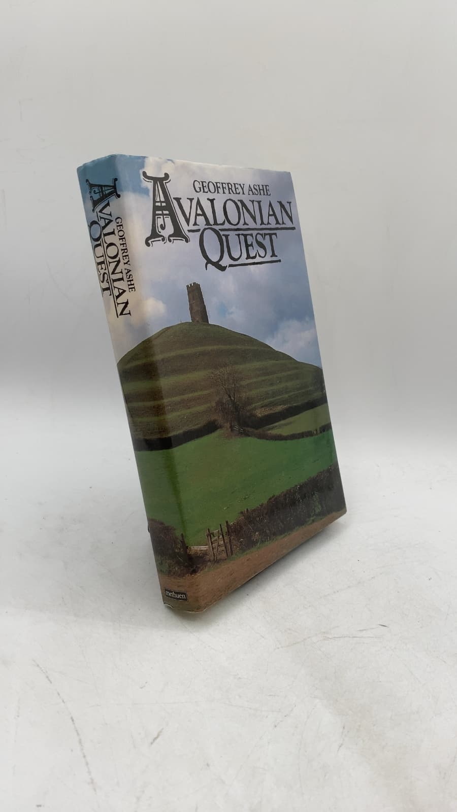 Avalonian Quest by Geoffrey Ashe - front cover