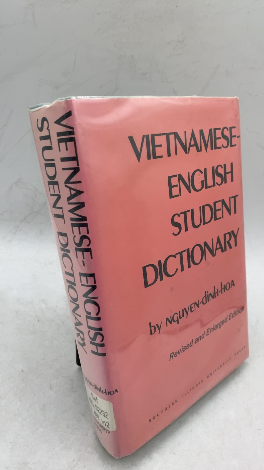 Vietnamese-English Student Dictionary by Nguyễn Đình Hoà - front cover