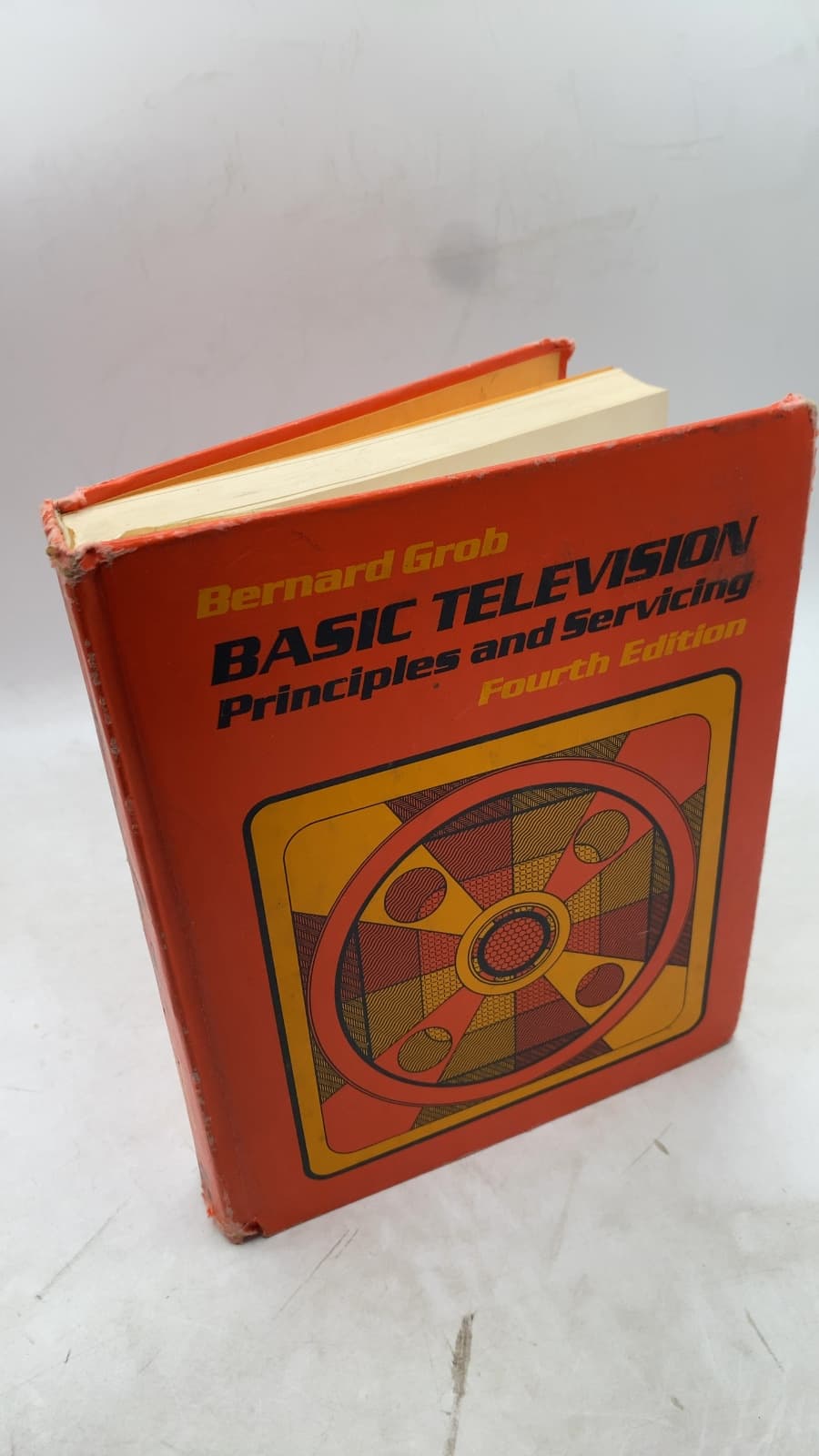 Basic Television: Principles and Servicing, Fourth Edition by Bernard Grob - front cover