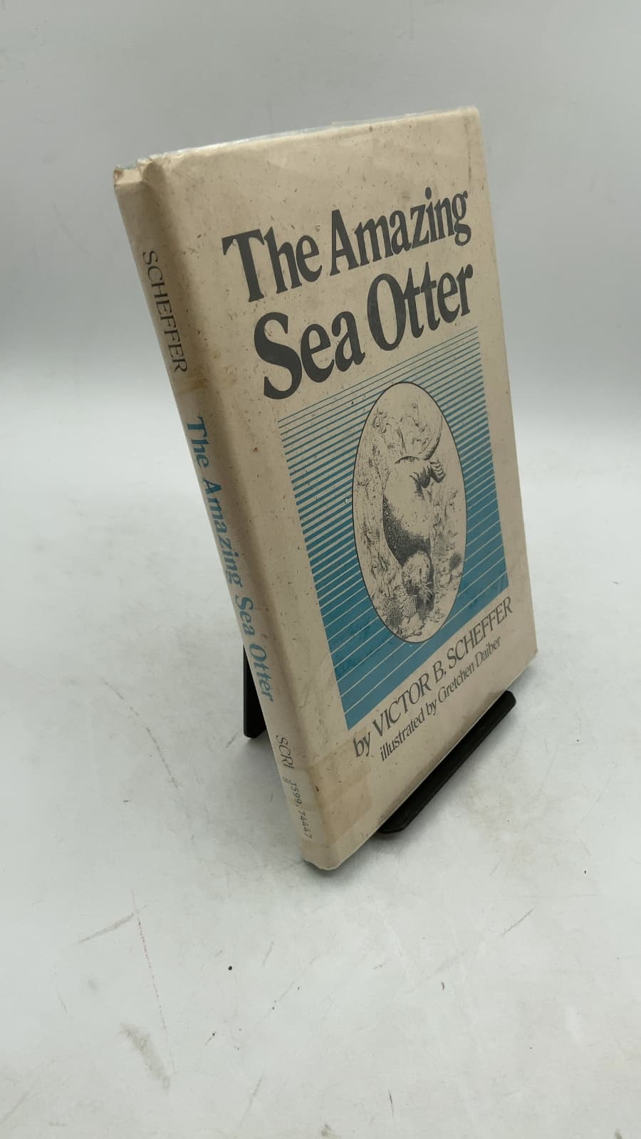 The Amazing Sea Otter by Victor B. Scheffer - front cover