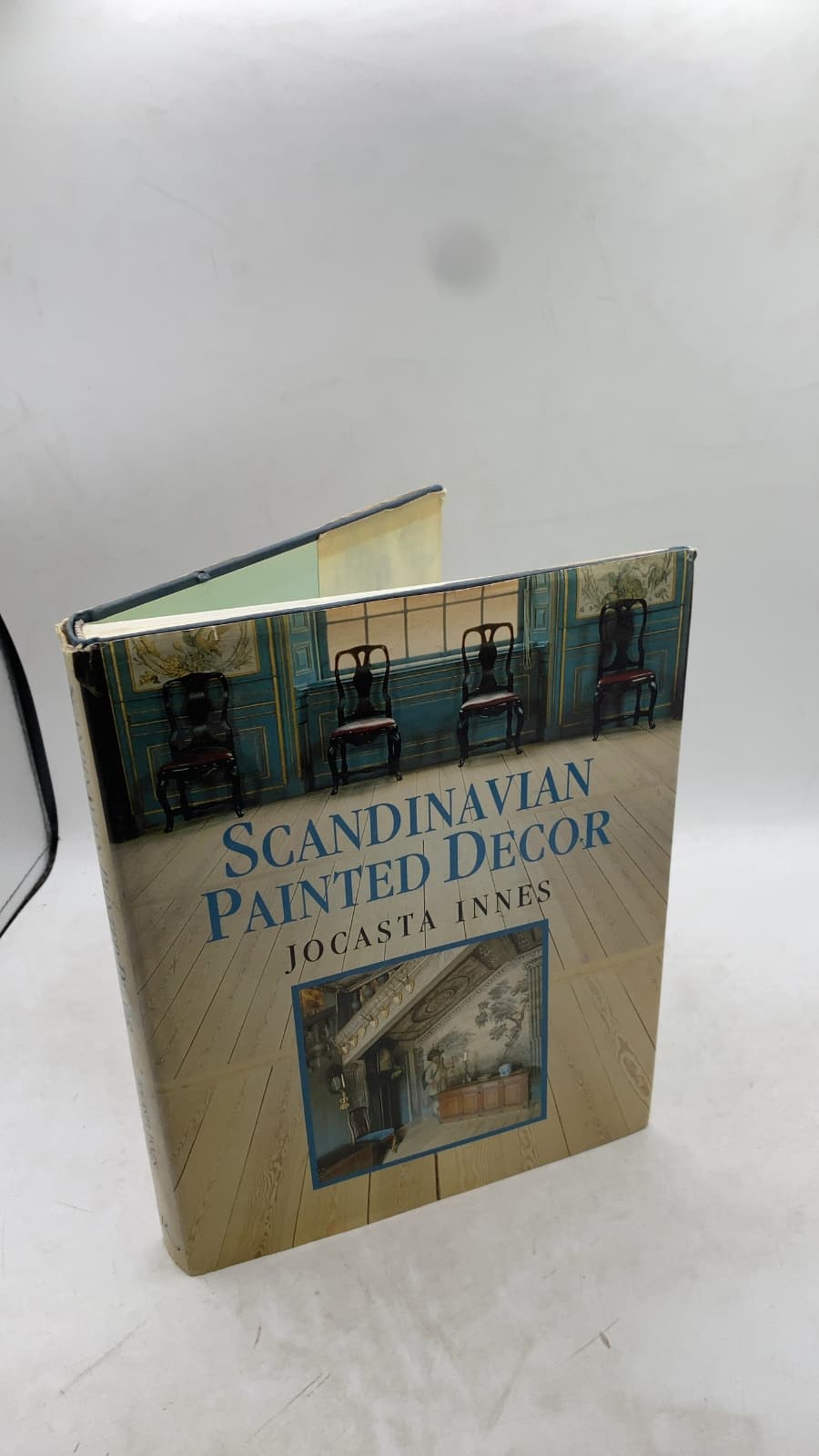 Scandinavian Painted Decor by Jocasta Innes - front cover