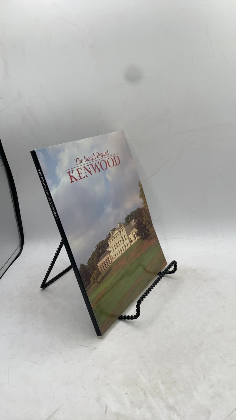 The Iveagh Bequest Kenwood by Julius Bryant - front cover
