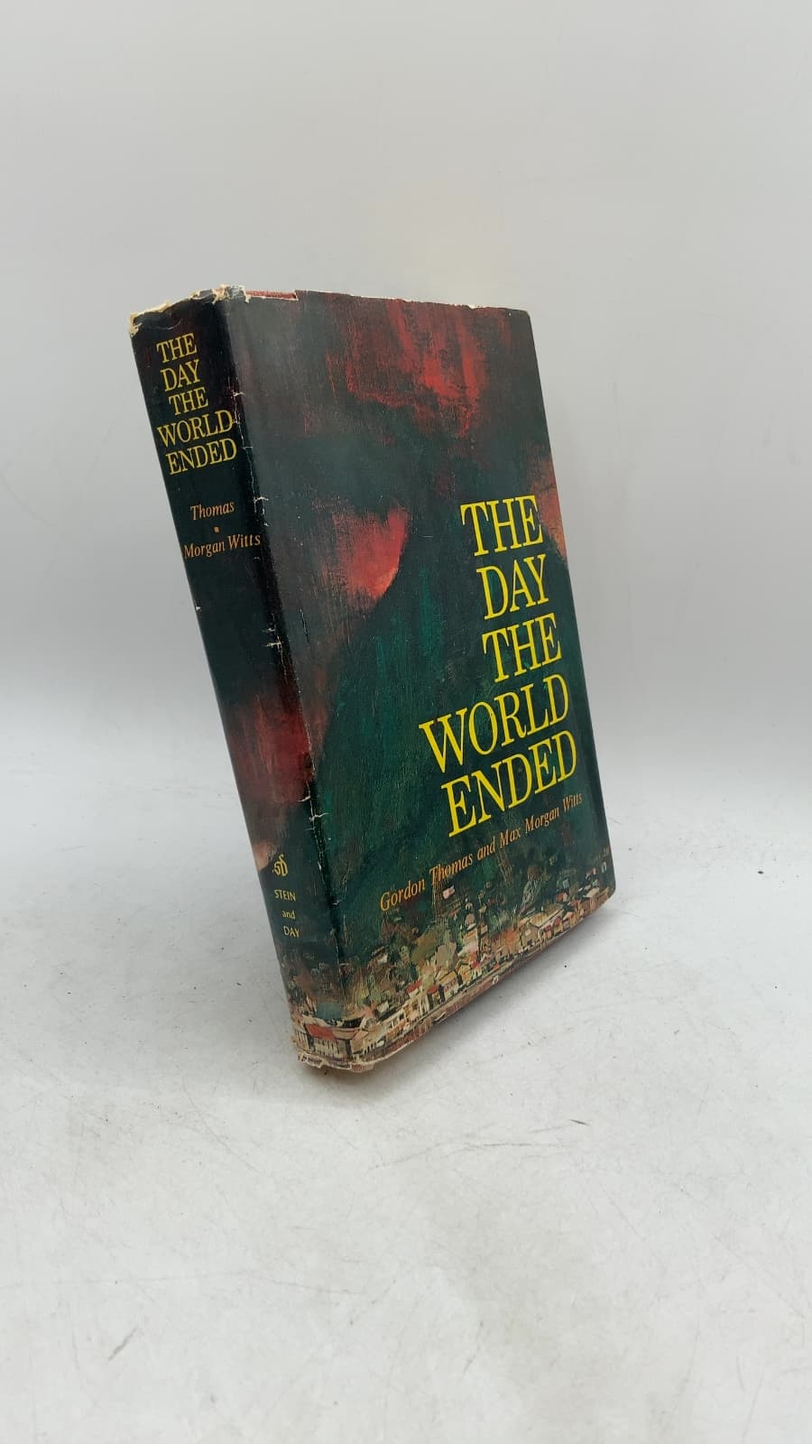 THE DAY THE World Ended by Gordon Thomas and Max Morgan Witts - front cover