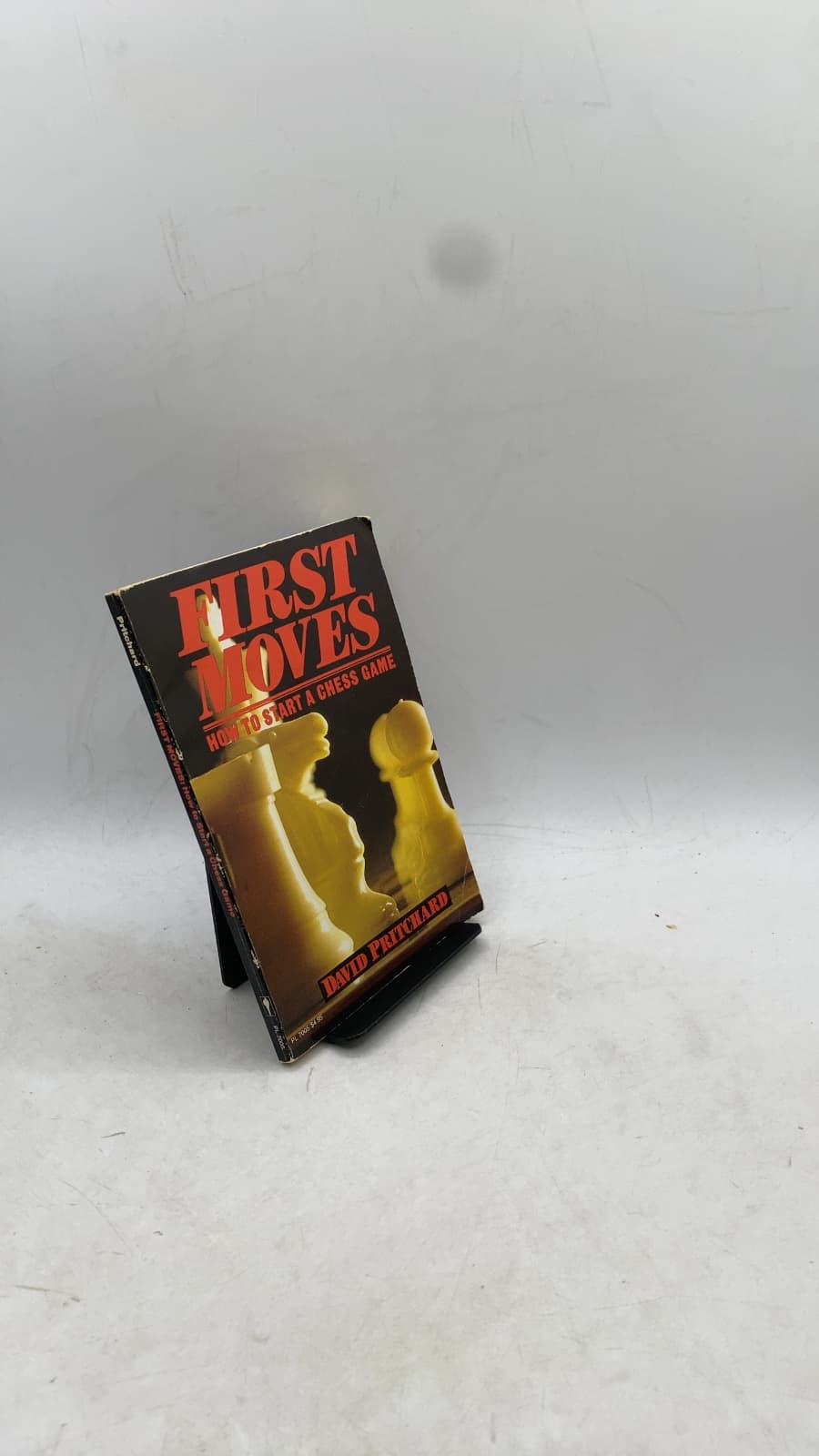 First Moves: How to Start a Chess Game by David Pritchard - front cover