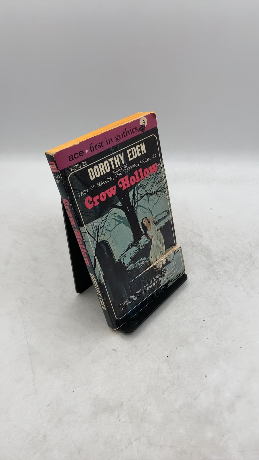 Crow Hollow by Dorothy Eden - front cover