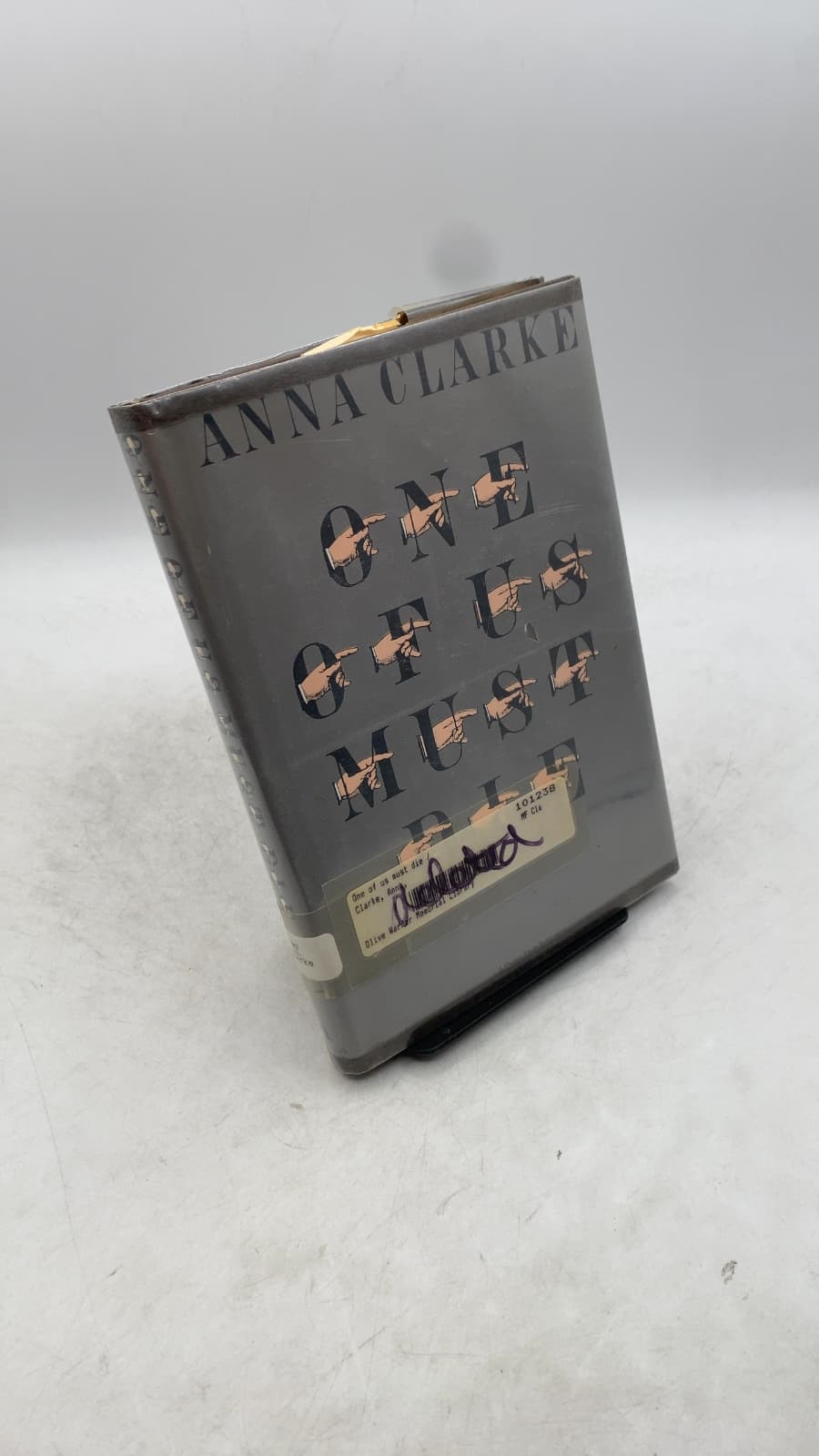 One of Us Must Die by Anna Clarke - front cover