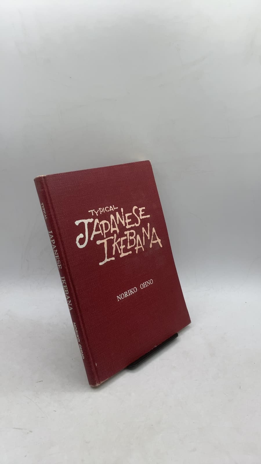 Typical Japanese Ikebana by Noriko Ohno - front cover