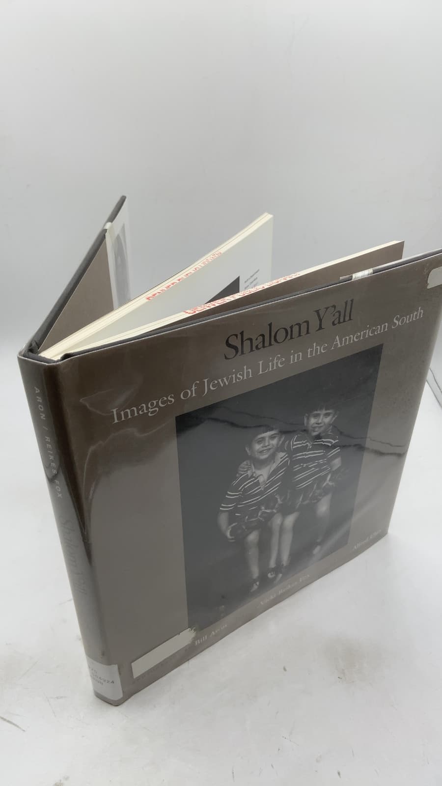 Shalom Y'all: Images of Jewish Life in the American South by Bill Aron and Vicki Reikes Fox - front cover
