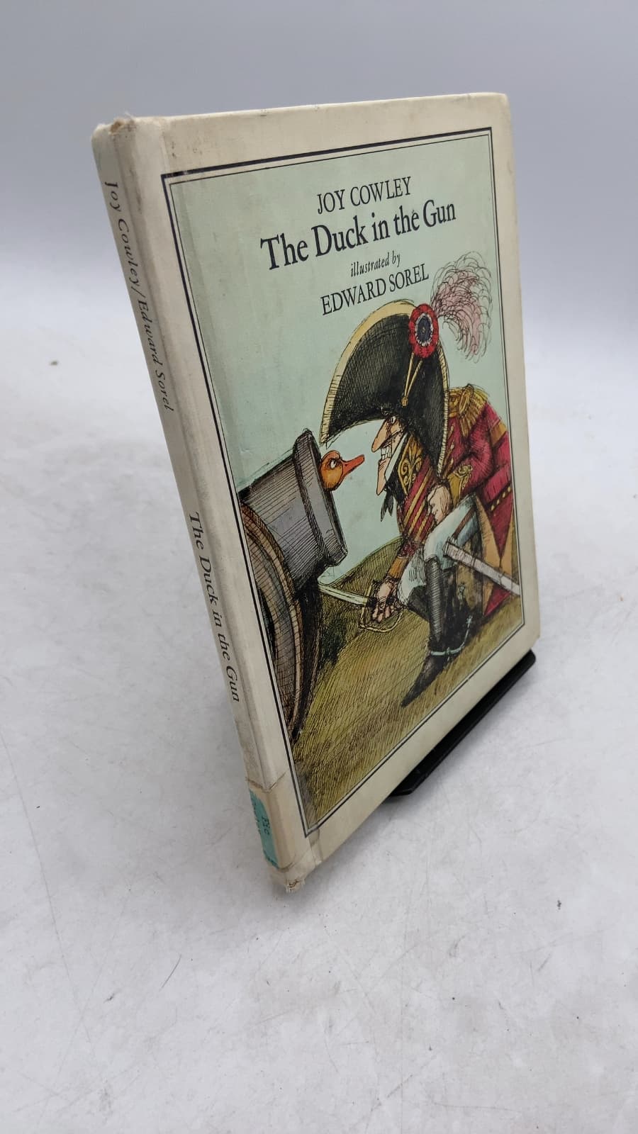 The Duck in the Gun by Joy Cowley - front cover