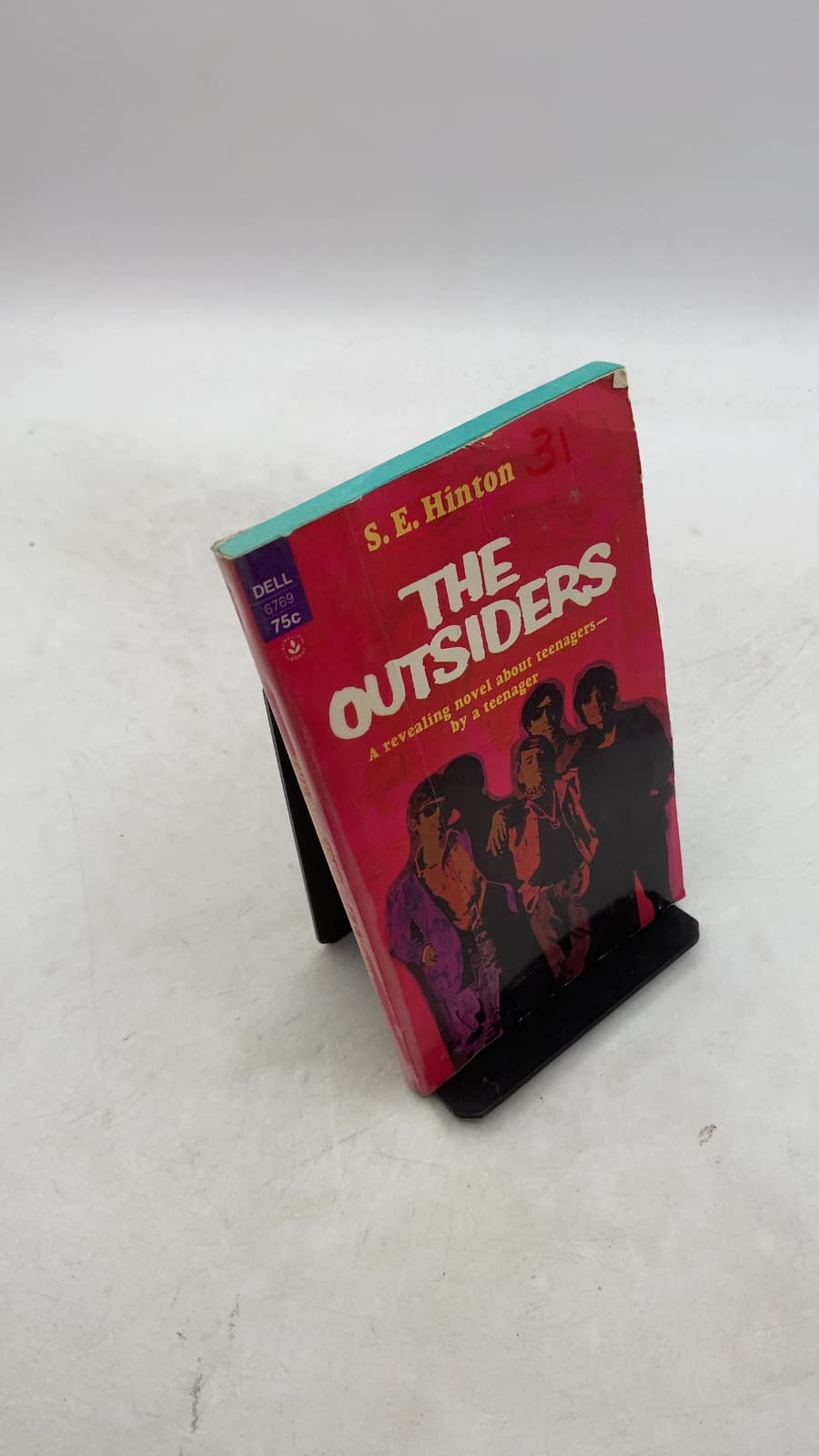 THE Outsiders by S. E. Hinton - front cover
