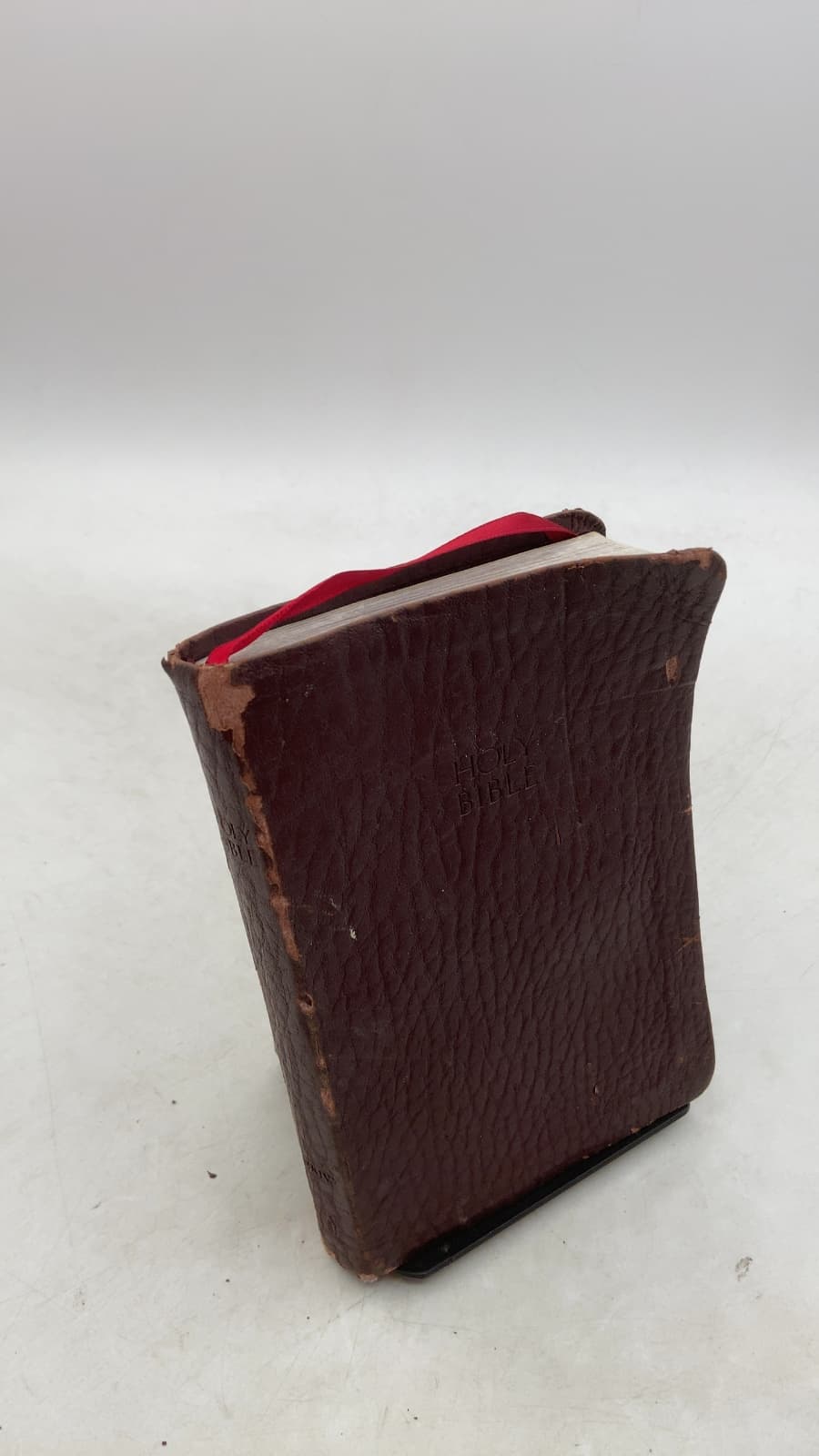 THE Holy Bible: Containing THE OLD AND NEW Testaments - front cover