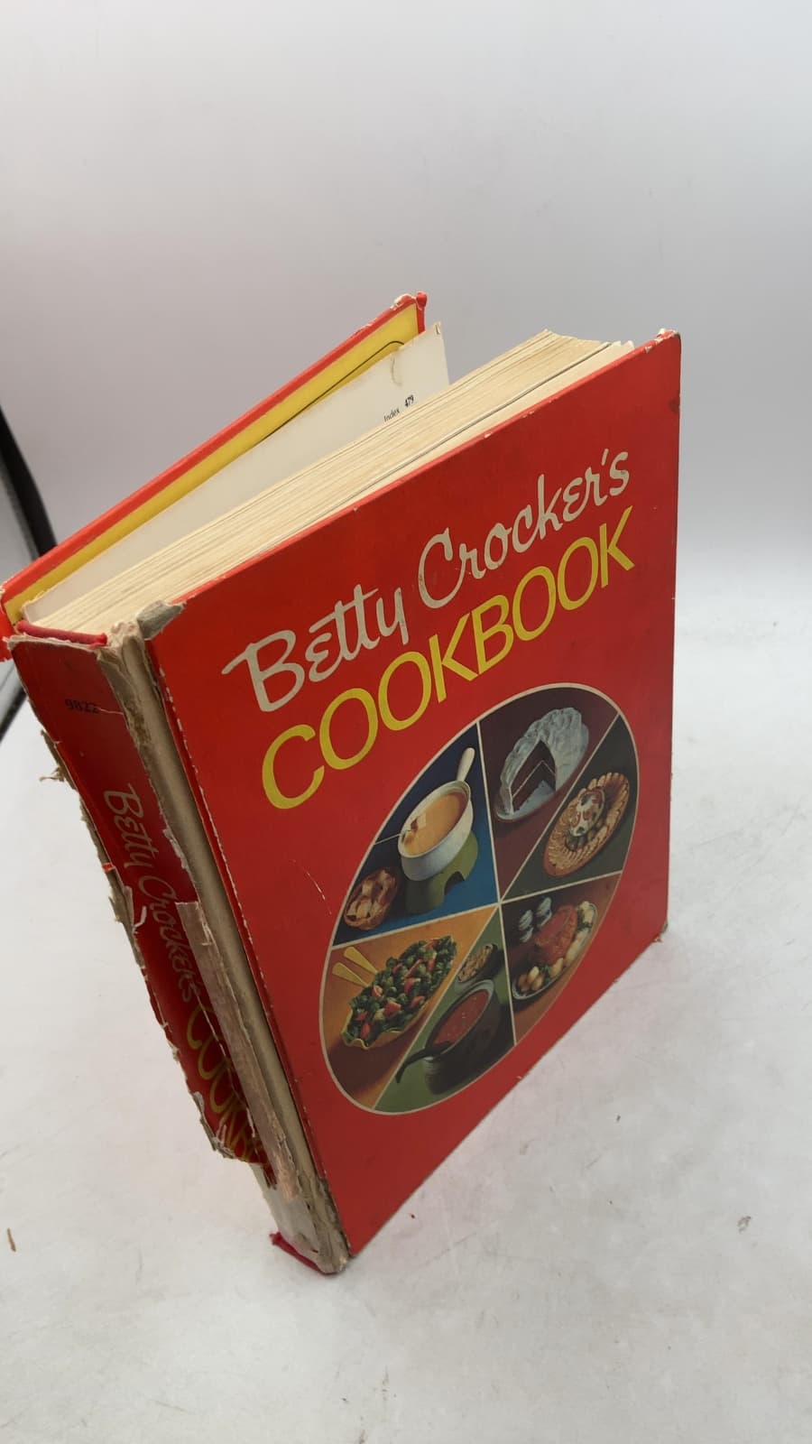 Betty Crocker's Cookbook by Betty Crocker - front cover