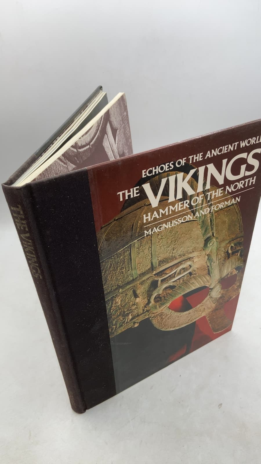 Viking Hammer of the North by Magnus Magnusson - front cover