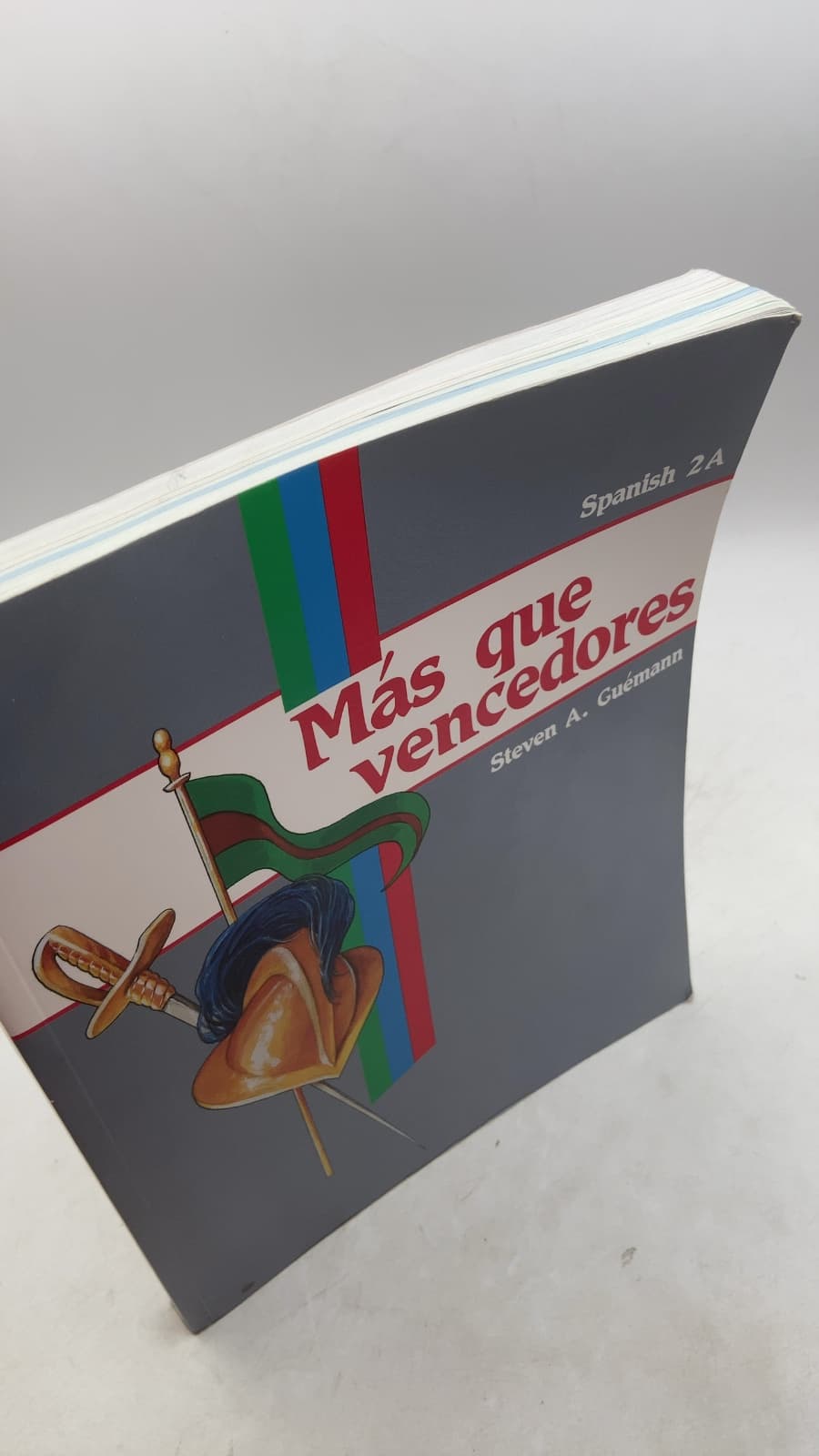 Más que vencedores by Steven A. Guemann - front cover