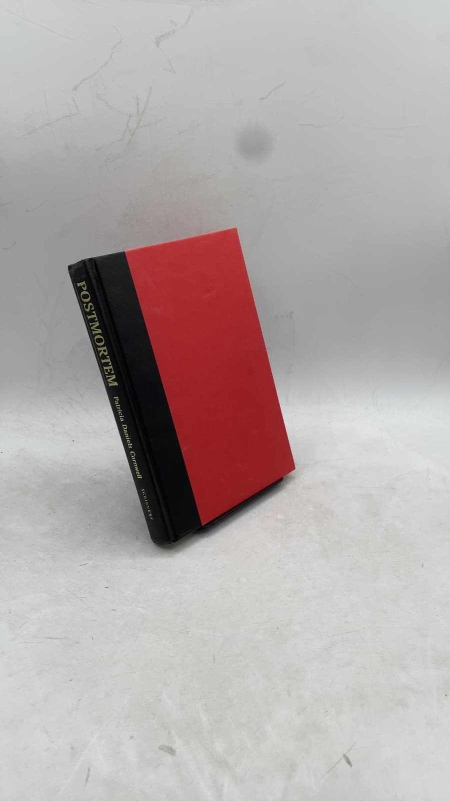 Postmortem by Patricia Daniels Cornwell - front cover