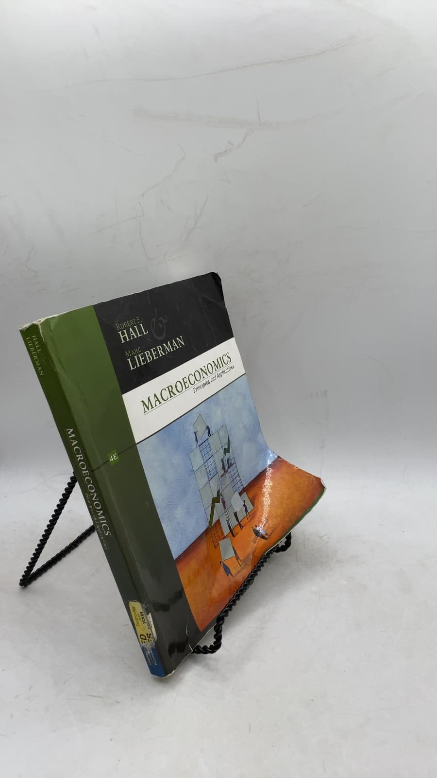 Macroeconomics: Principles and Applications by Robert E. Hall and Marc Lieberman - front cover