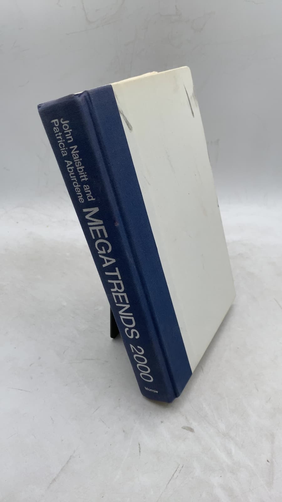 Megatrends 2000: Ten New Directions for the 1990's by John Naisbitt and Patricia Aburdene - front cover