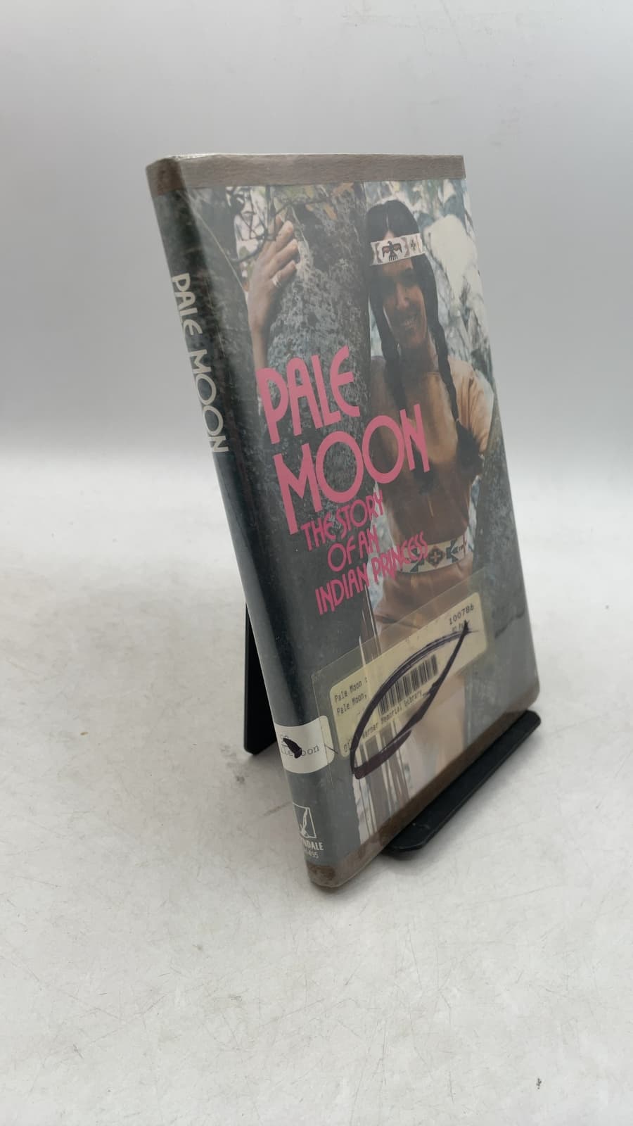 Pale Moon: The Story of an Indian Princess by Princess Pale Moon - front cover