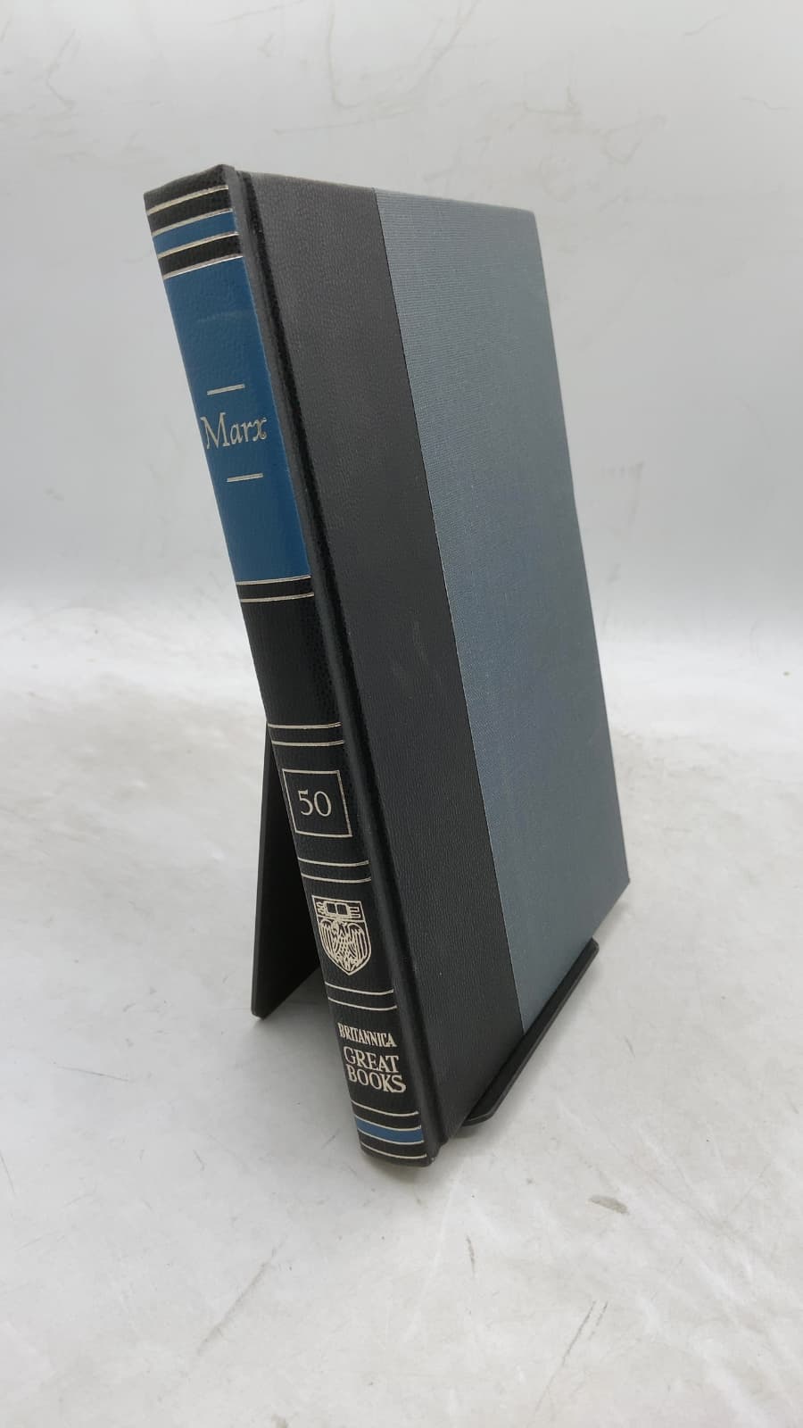 Capital, by Karl Marx / Manifesto of the Communist Party, by Karl Marx and Friedrich Engels by Karl Marx, Friedrich Engels - front cover
