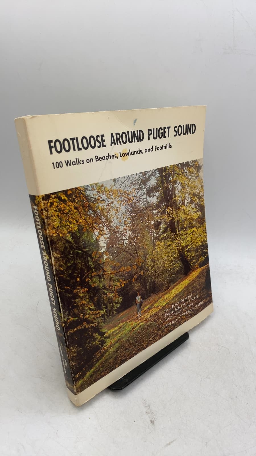 Footloose Around Puget Sound: 100 Walks on Beaches, Lowlands, and Foothills by Janice Krenmayr - front cover