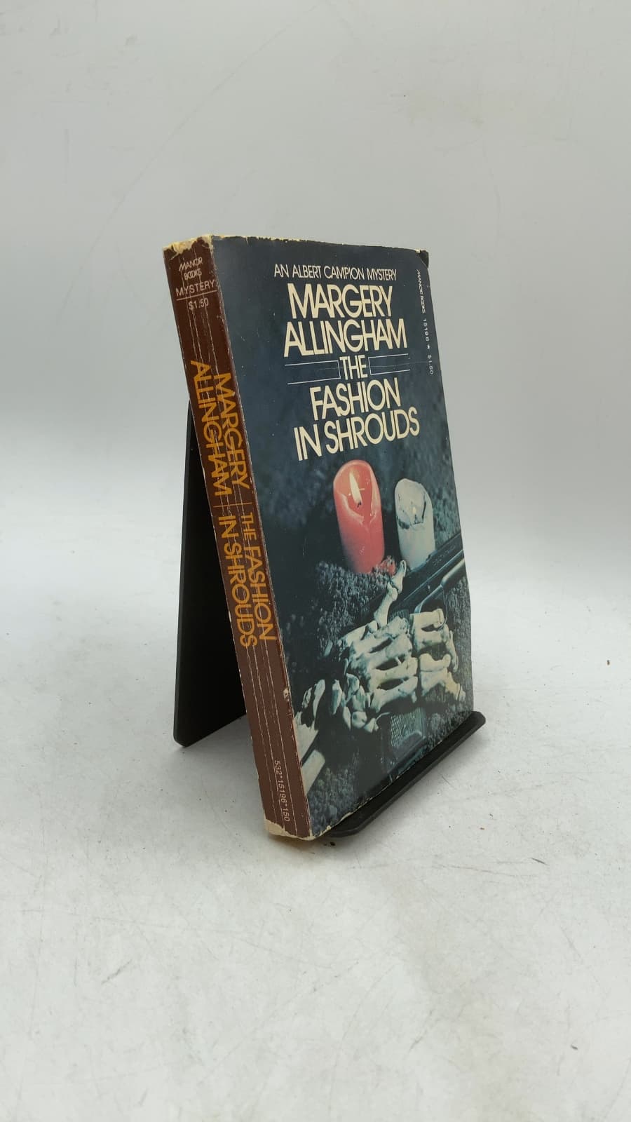 The Fashion in Shrouds by Margery Allingham - front cover