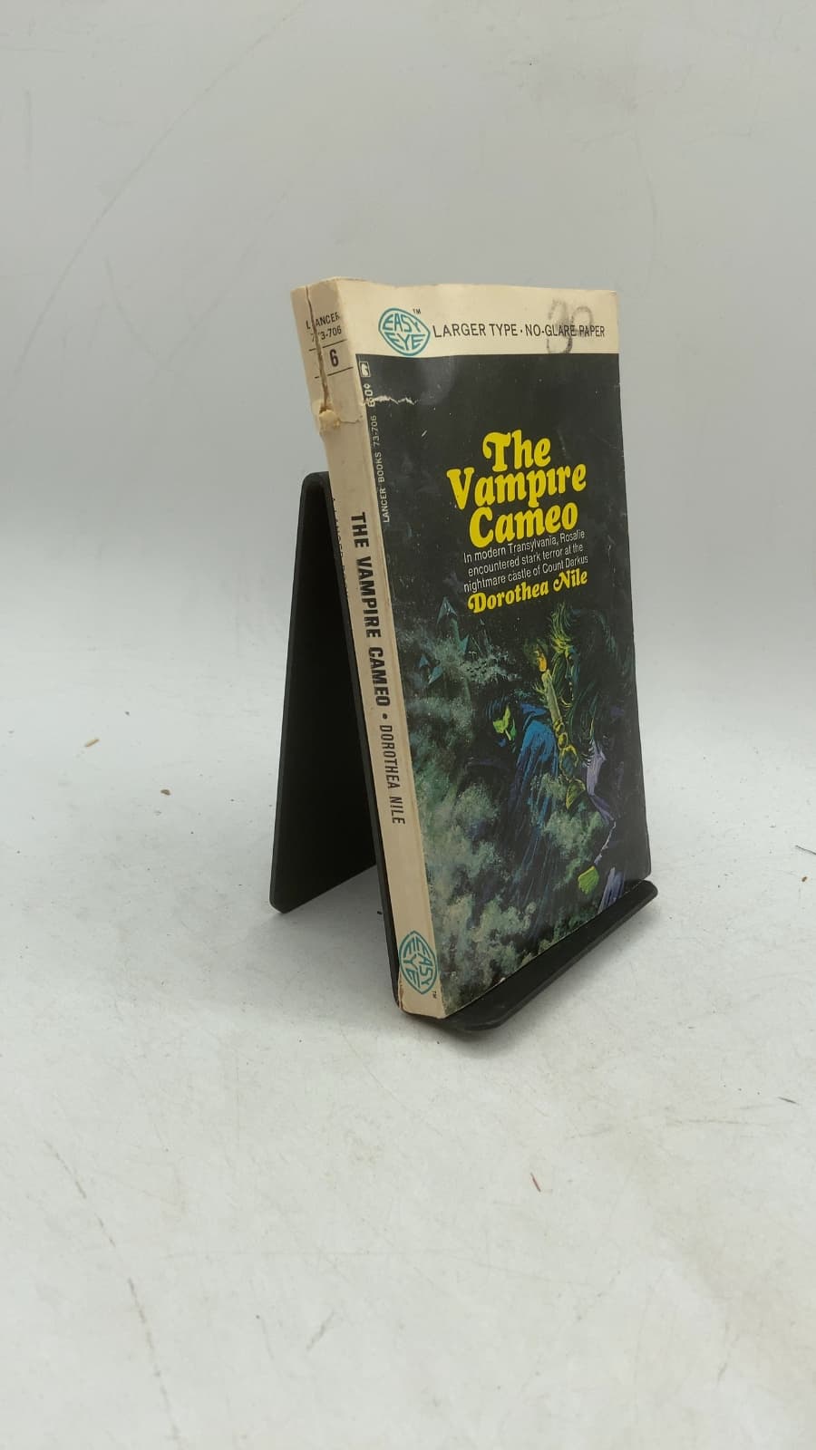The Vampire Cameo by Dorothea Nile - front cover